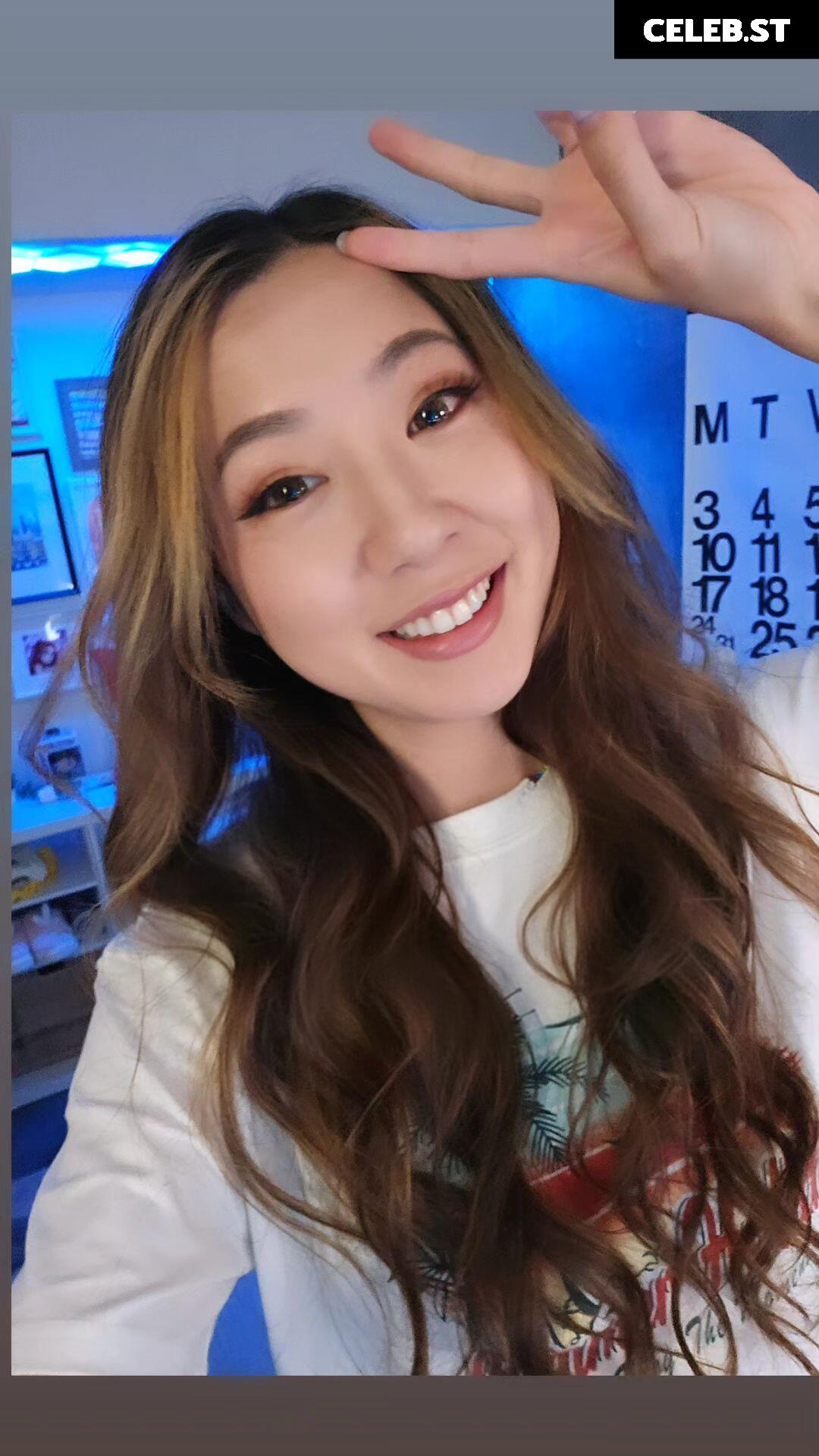 Fuslie (Leslie) Image 24237362