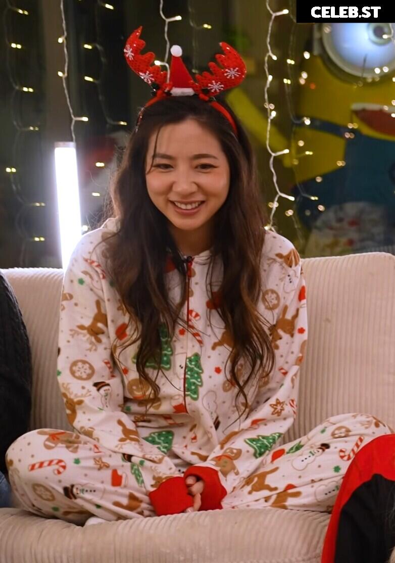 Fuslie (Leslie) Image 24237354