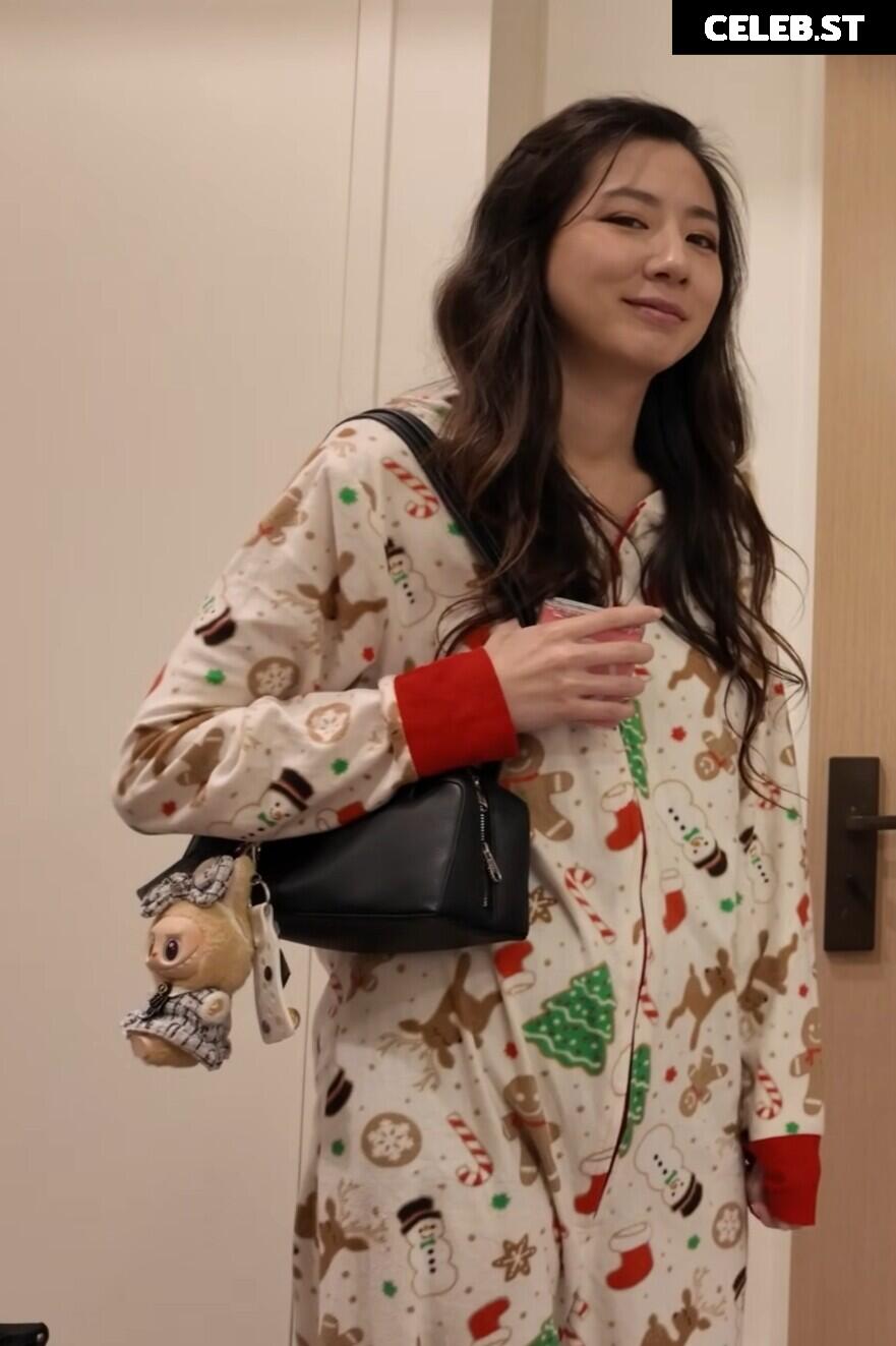 Fuslie (Leslie) Image 24237376