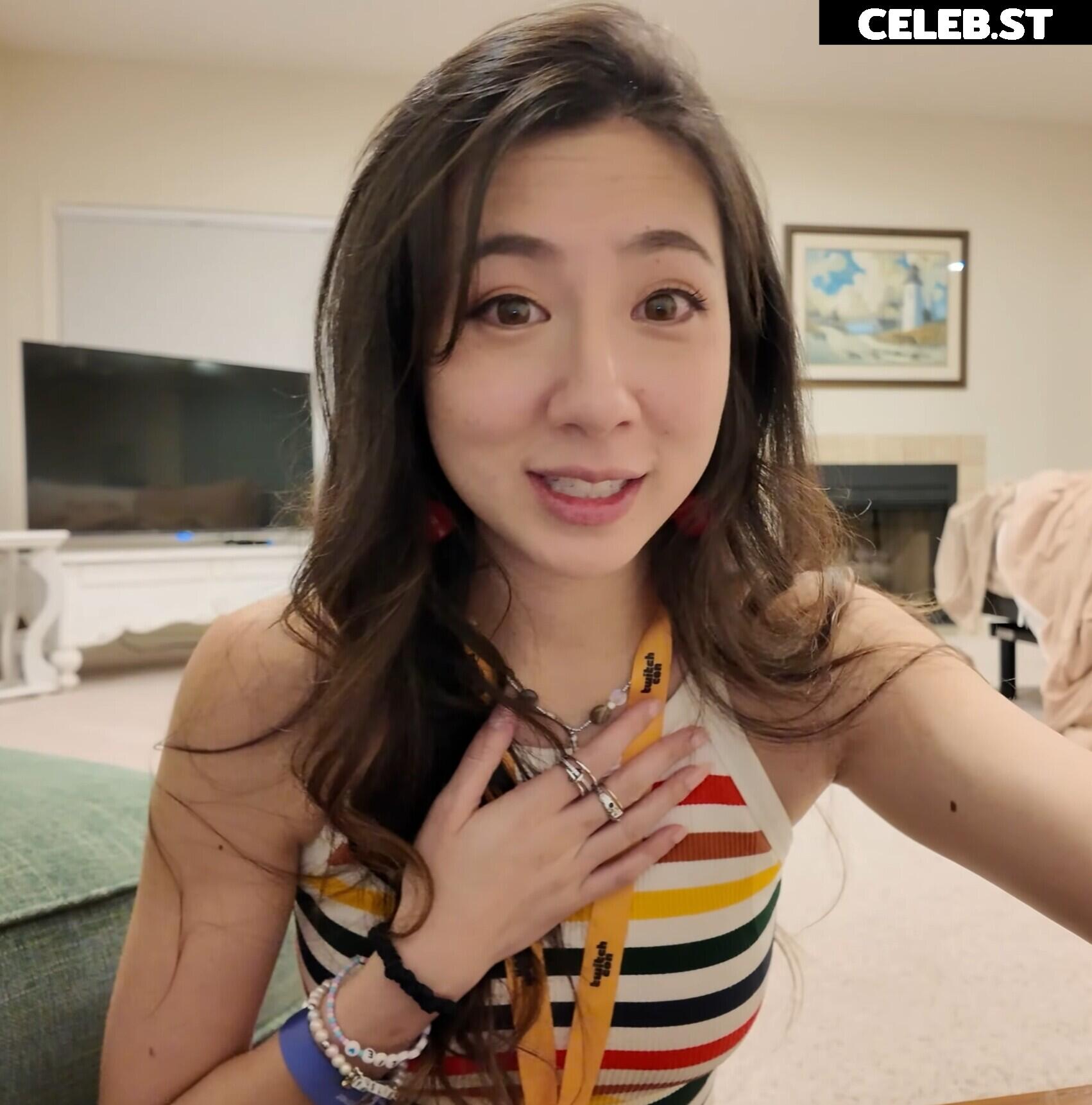 Fuslie (Leslie) Image 24237296