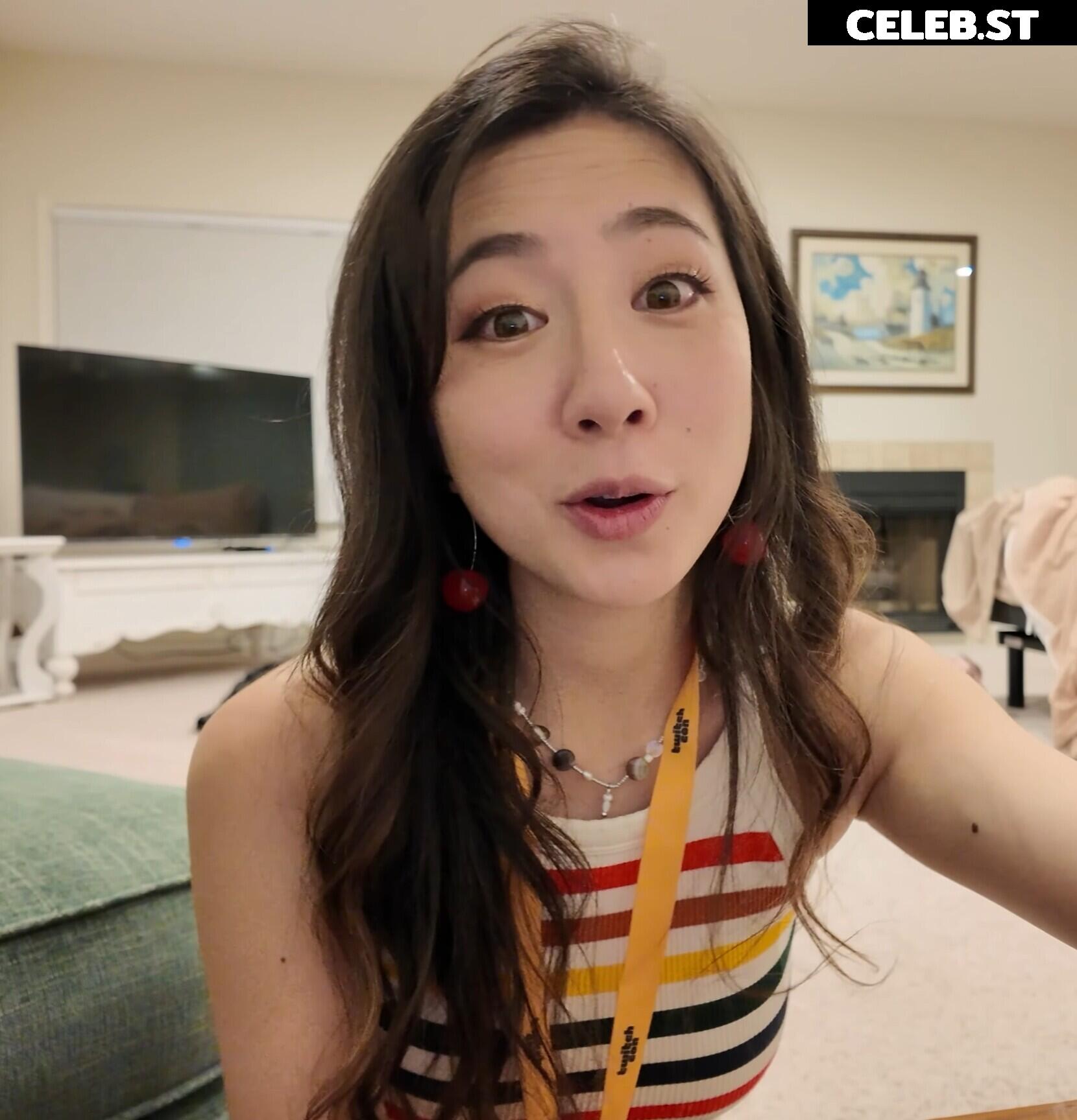 Fuslie (Leslie) Image 24237294