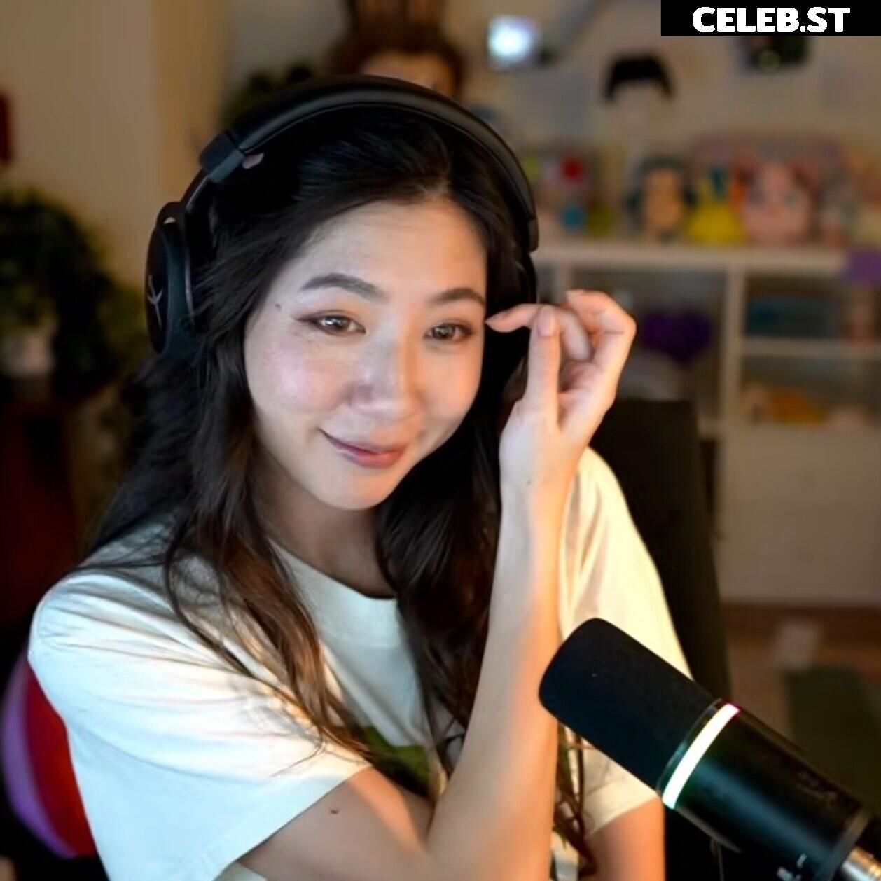 Fuslie (Leslie) Image 24237282