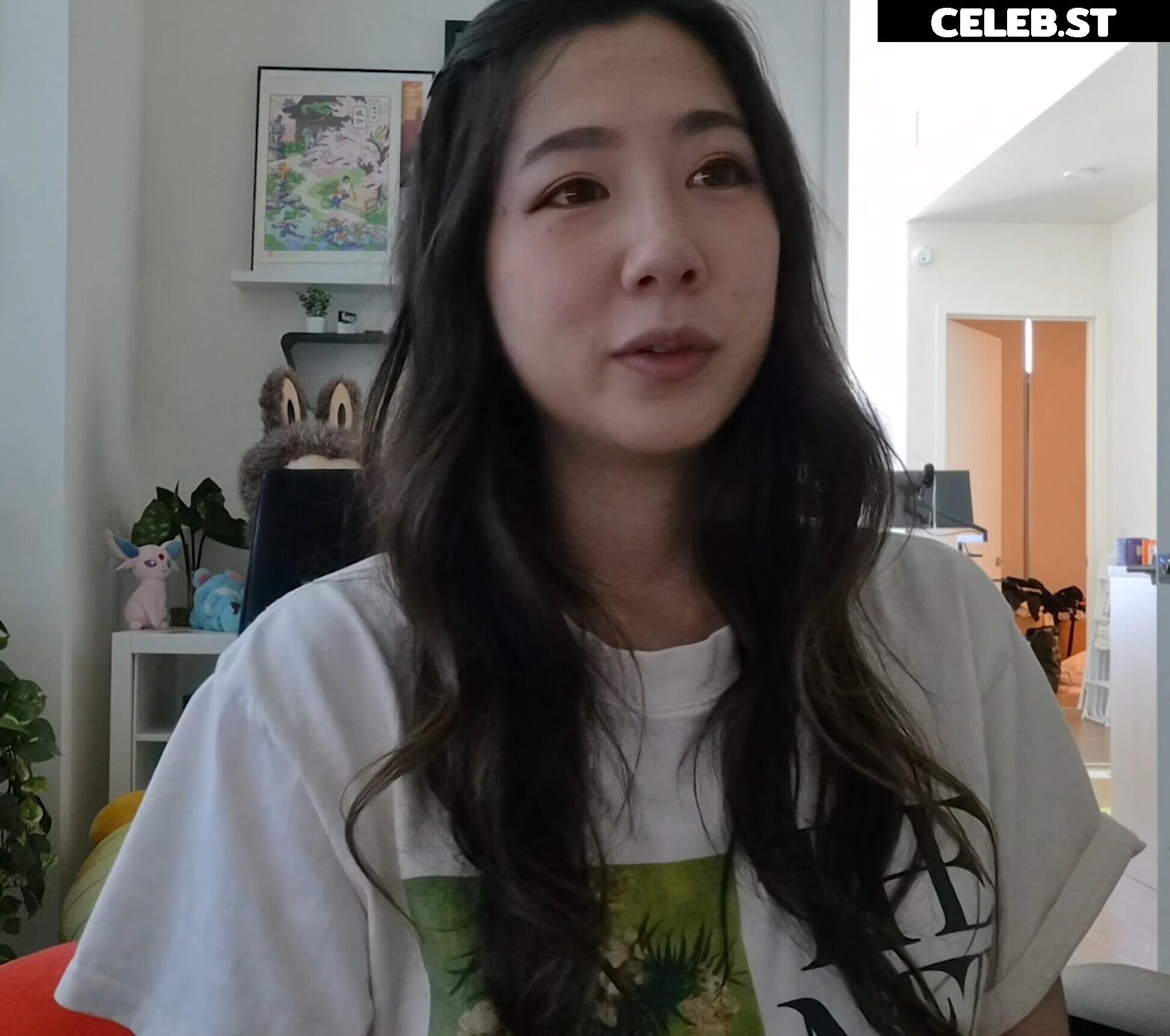 Fuslie (Leslie) Image 24237285