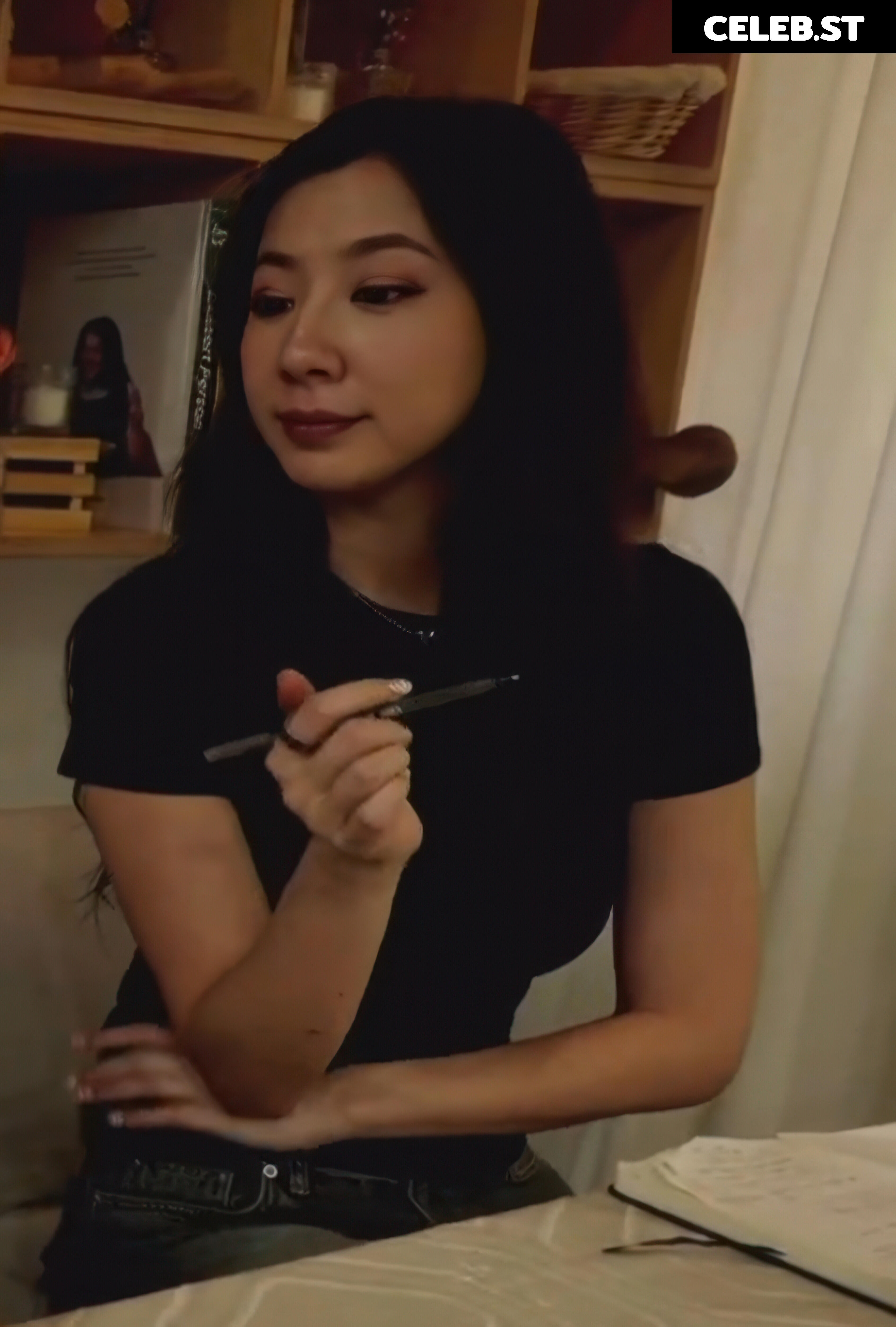 Fuslie (Leslie) Image 24237213