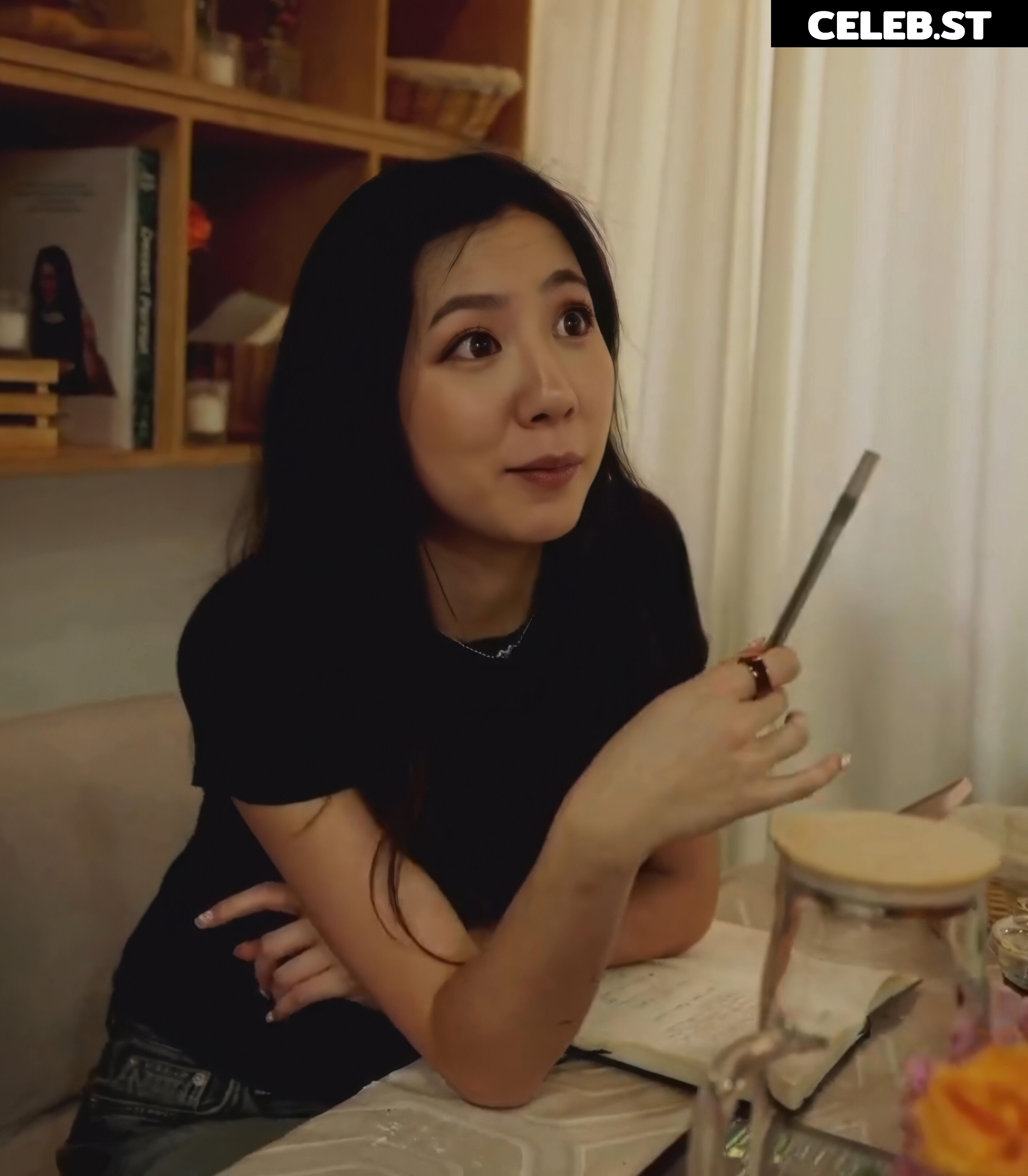 Fuslie (Leslie) Image 24237211