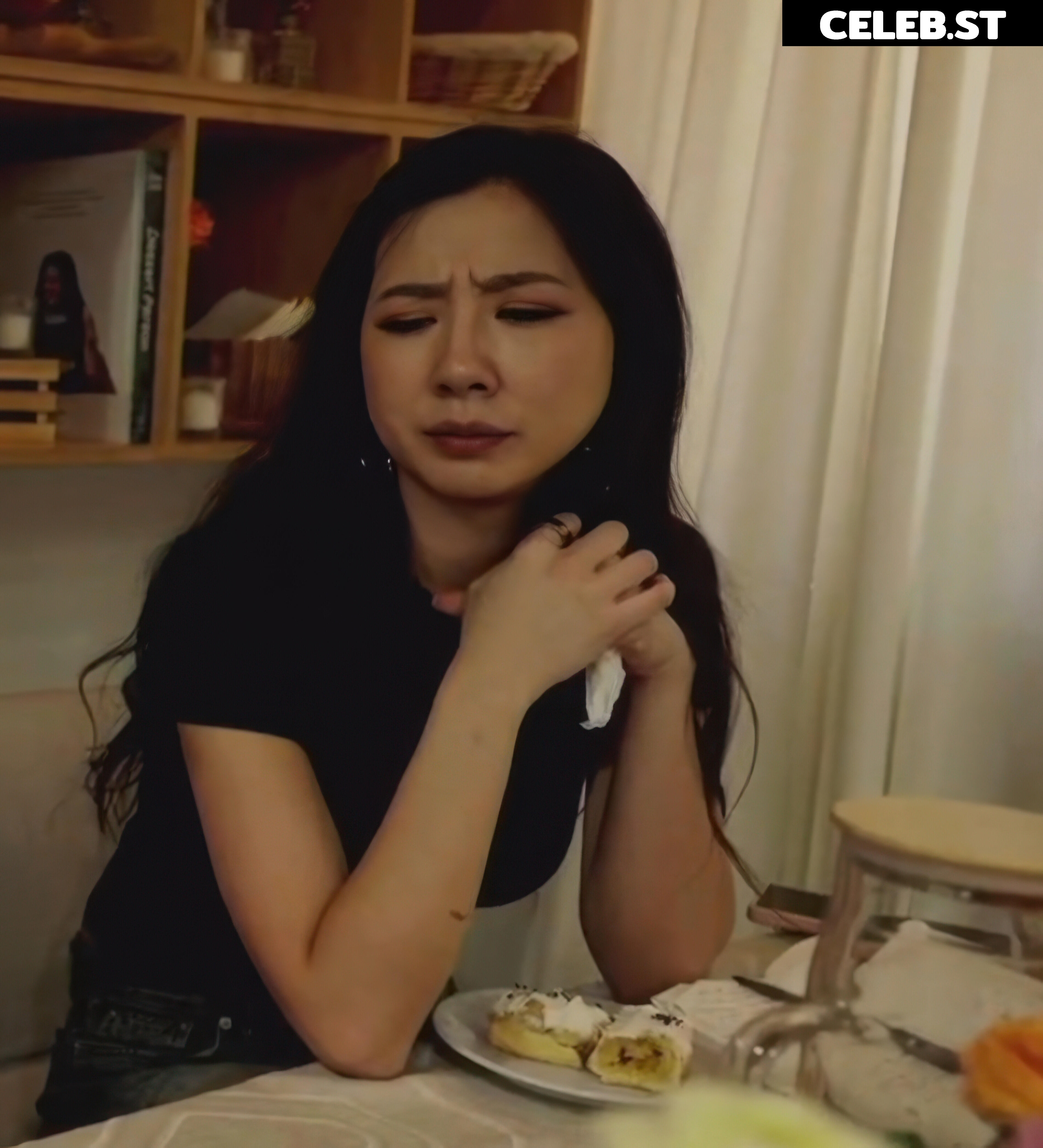 Fuslie (Leslie) Image 24237214
