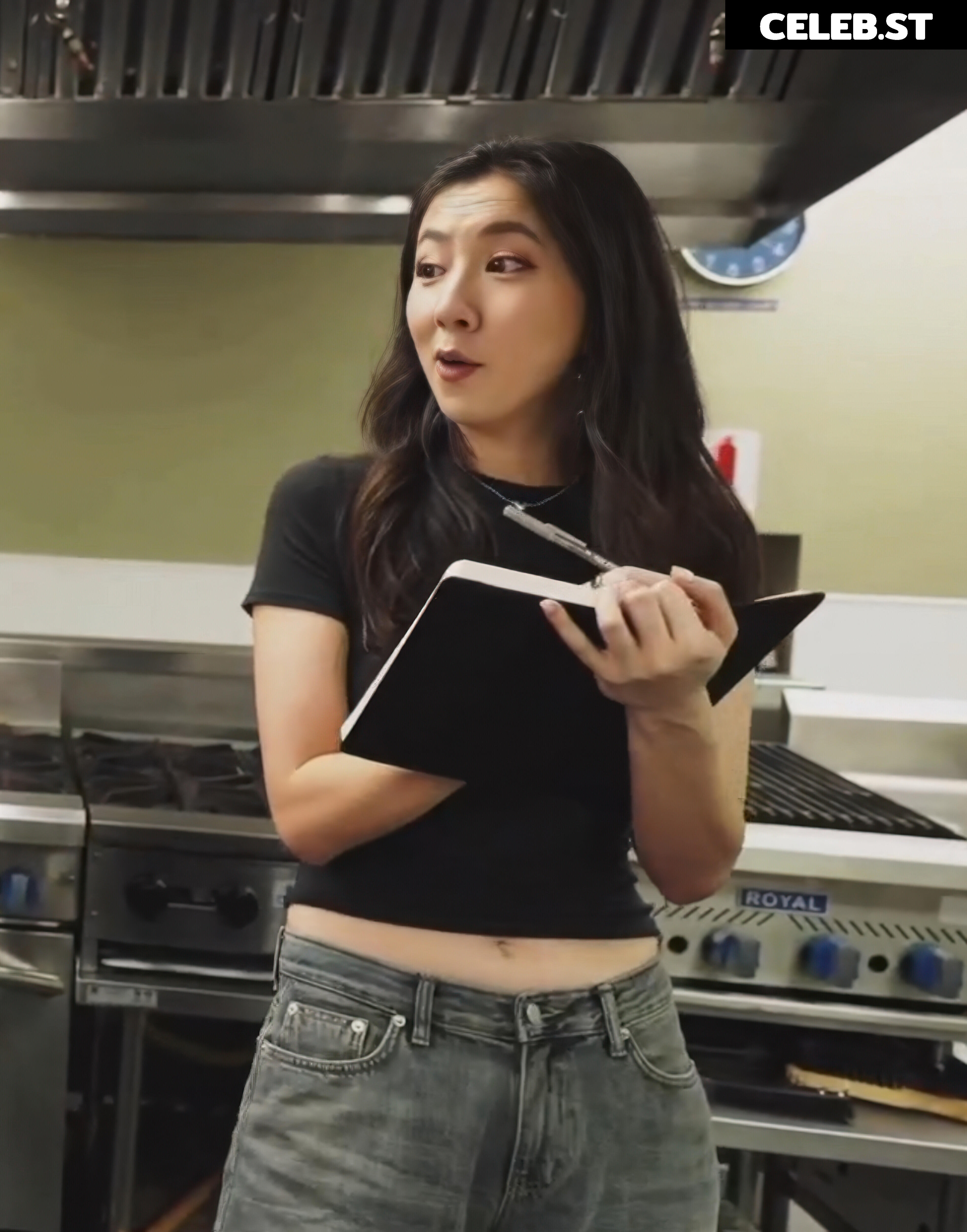 Fuslie (Leslie) Image 24237201