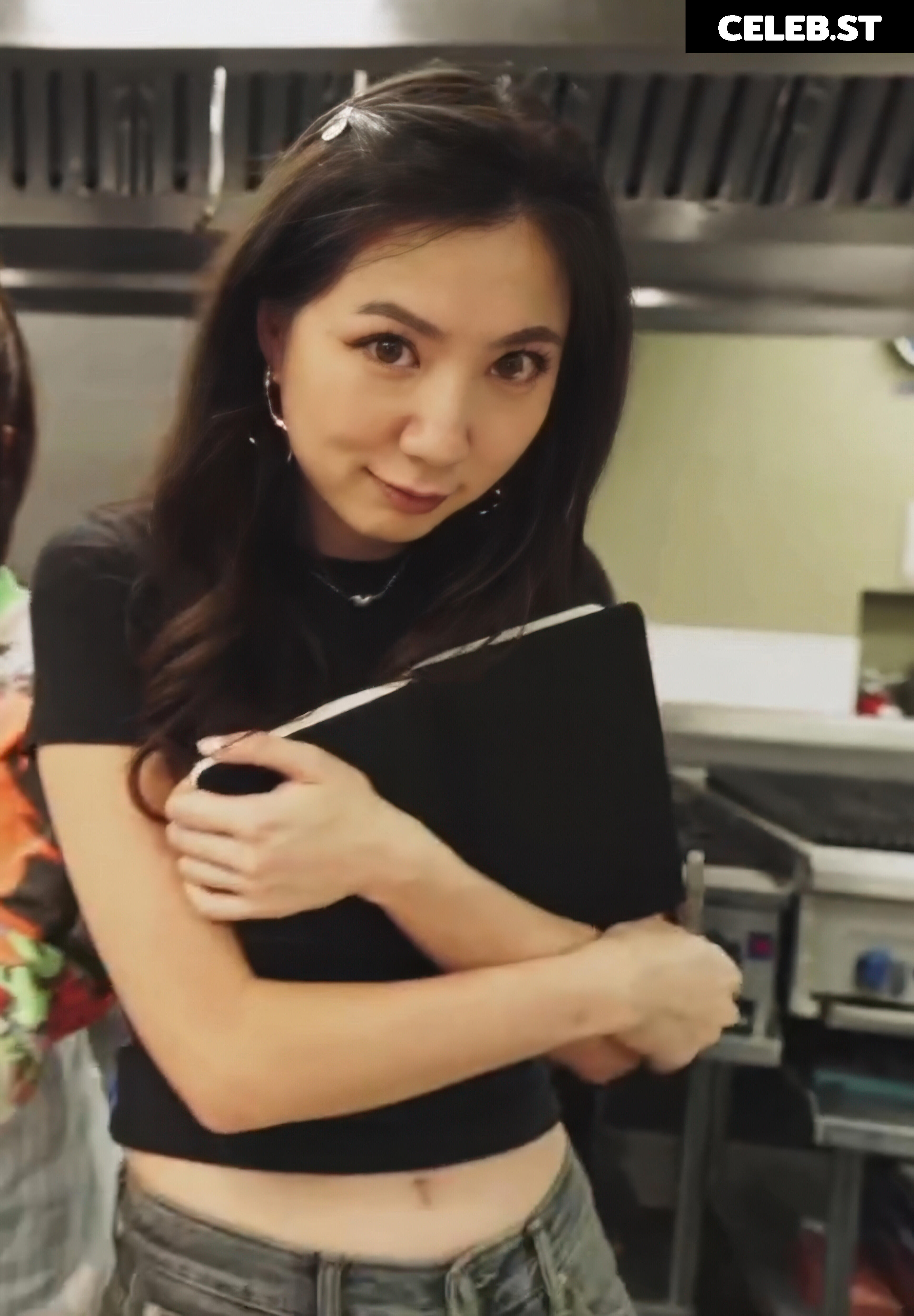 Fuslie (Leslie) Image 24237204