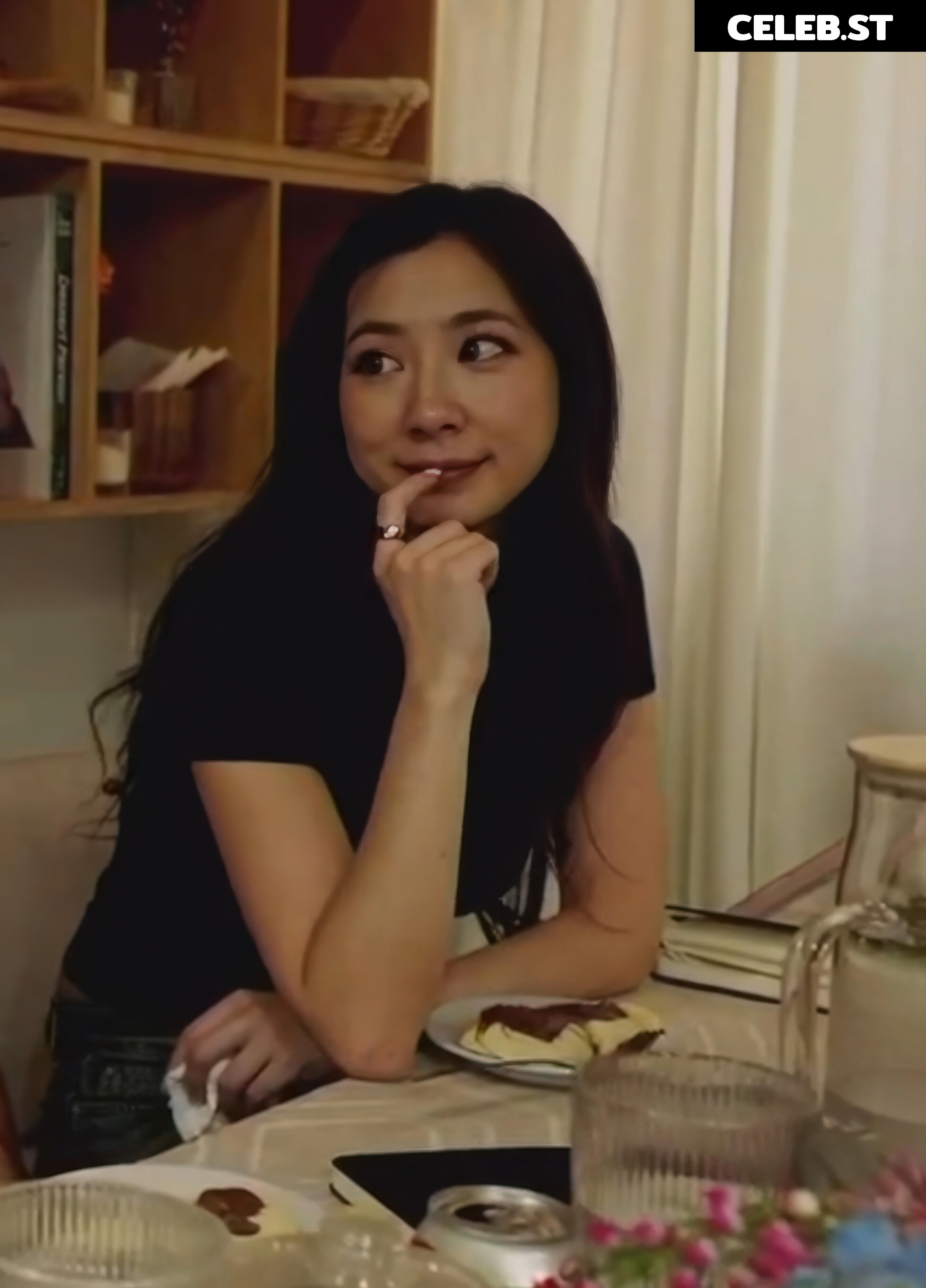 Fuslie (Leslie) Image 24237209