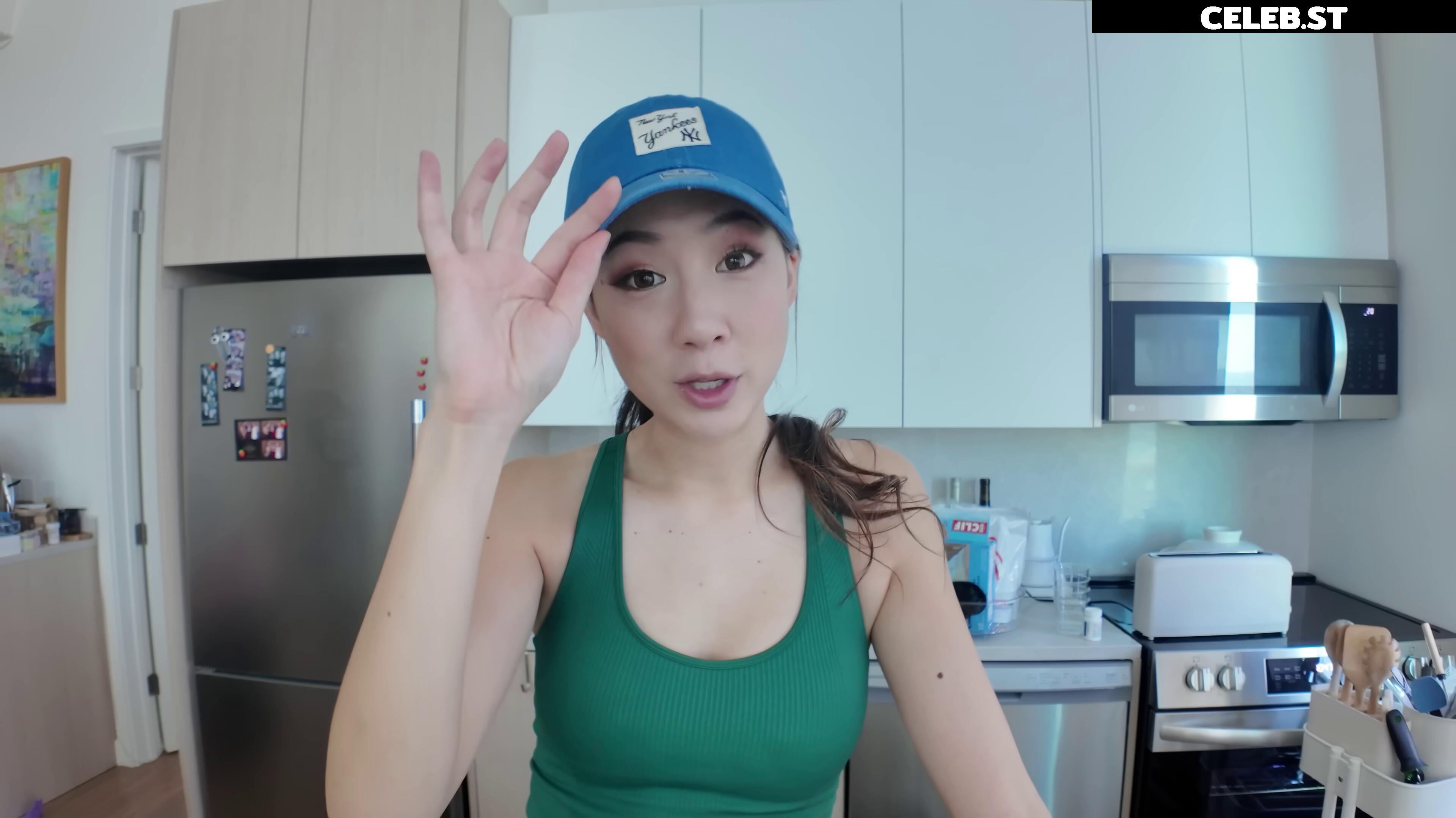 Fuslie (Leslie) Image 24237235