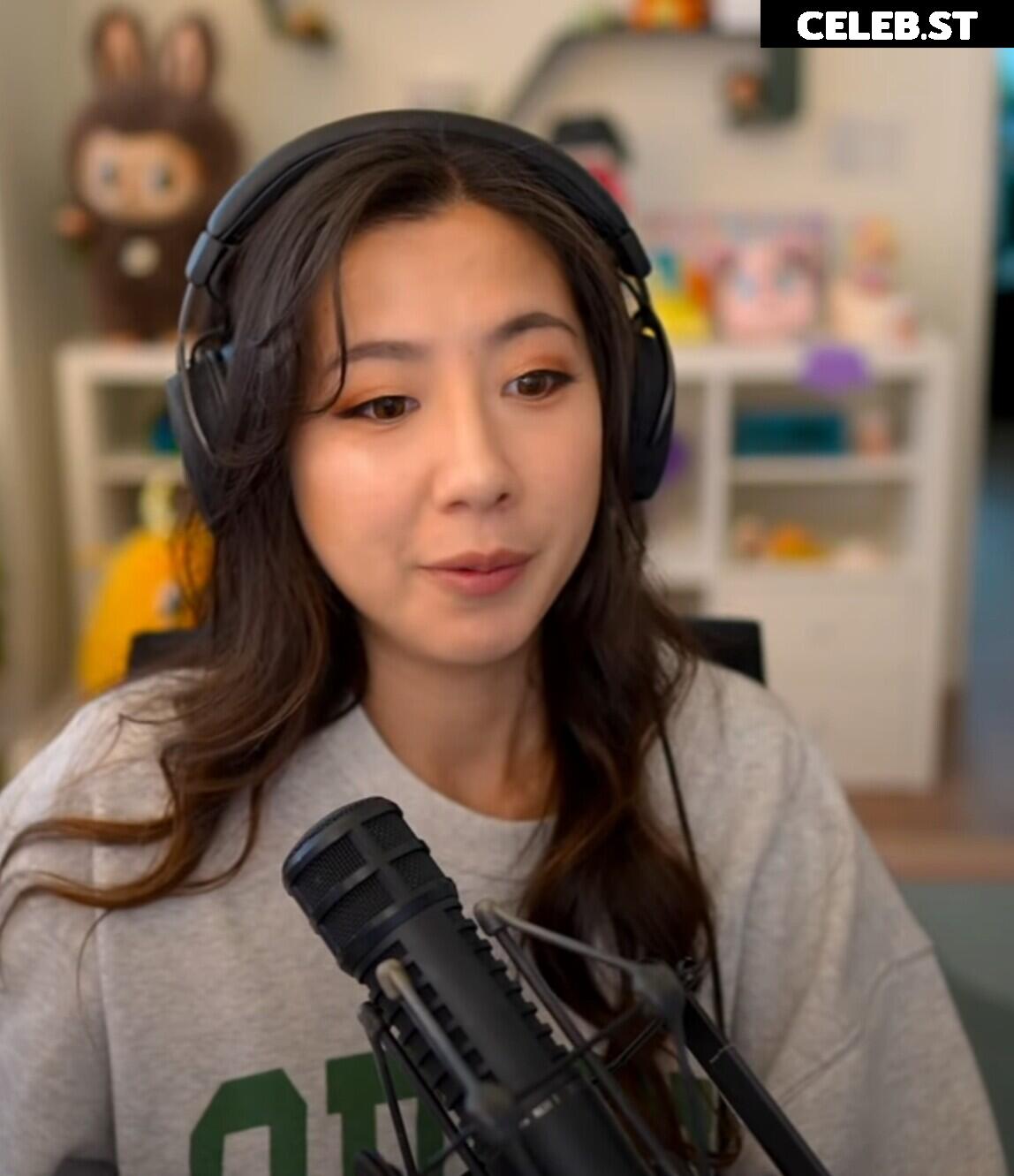 Fuslie (Leslie) Image 24237263