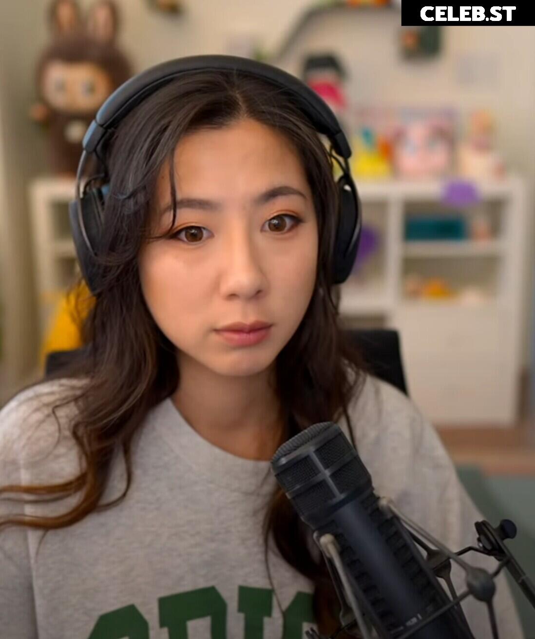 Fuslie (Leslie) Image 24237261