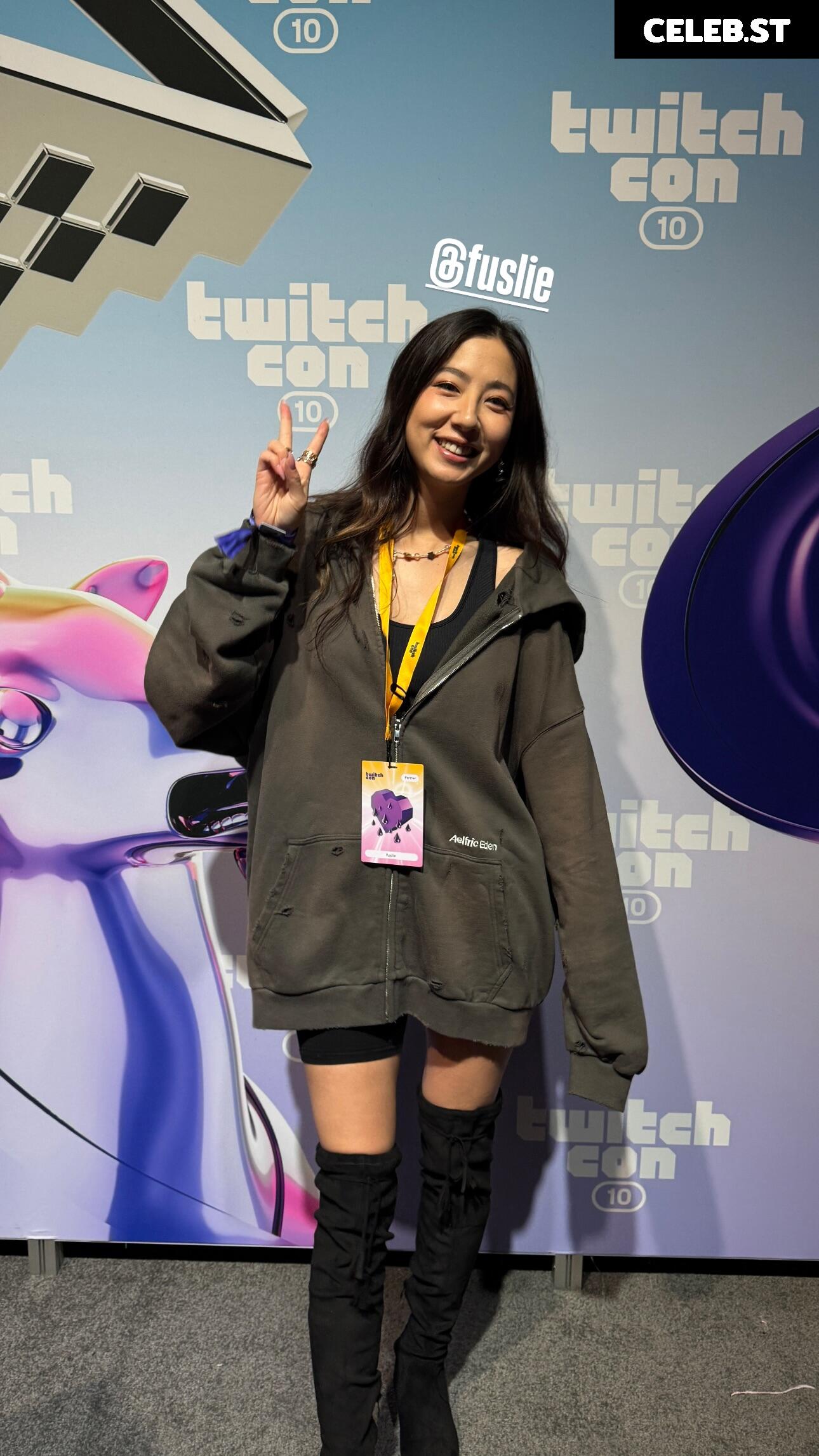 Fuslie (Leslie) Image 24237267
