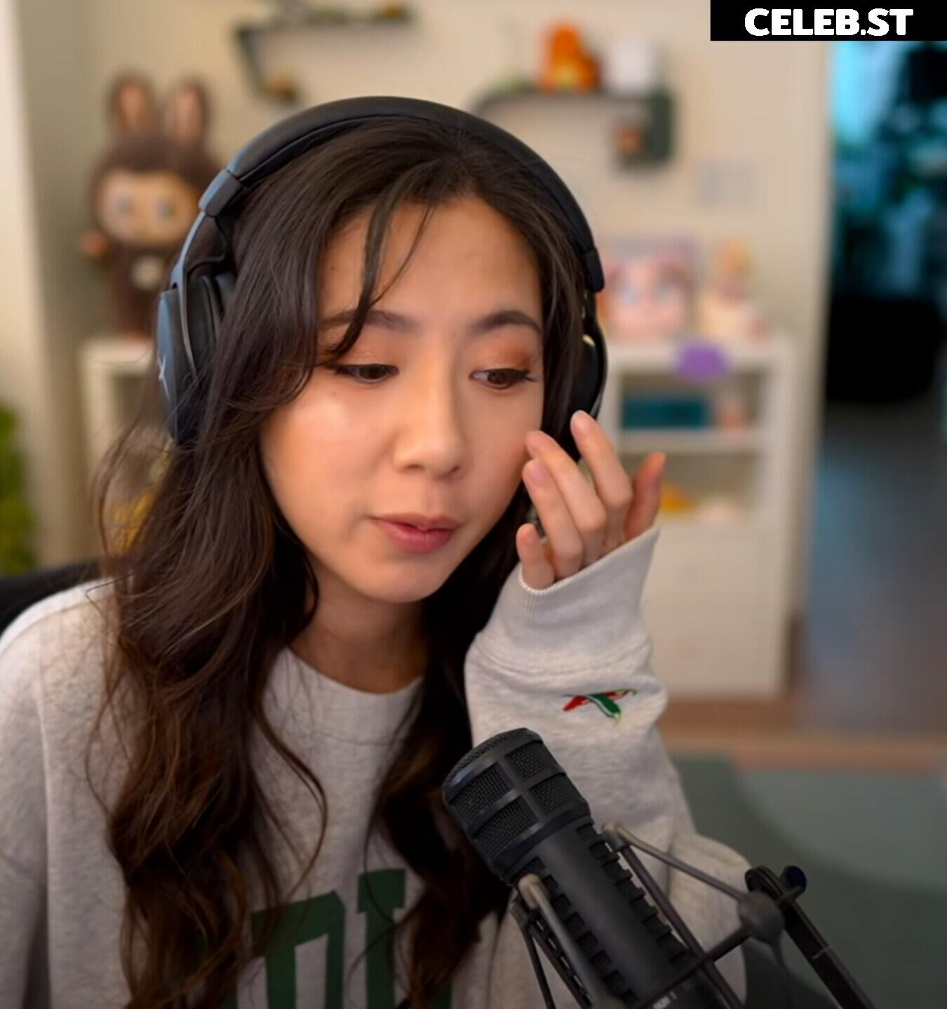 Fuslie (Leslie) Image 24237265