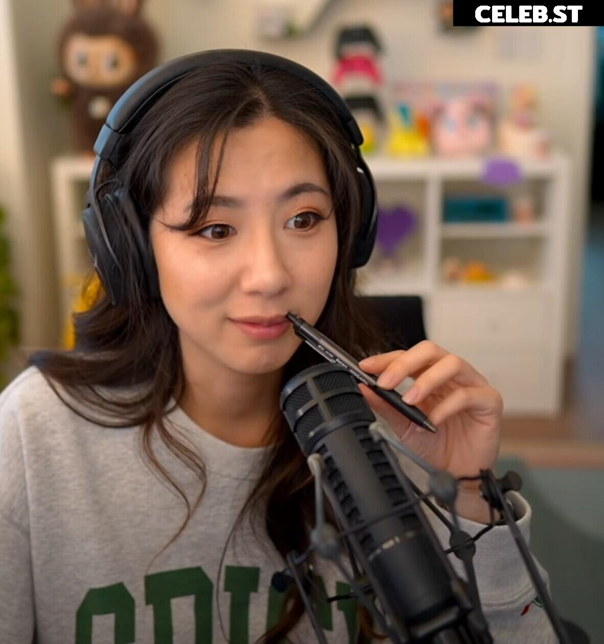 Fuslie (Leslie) Image 24237253
