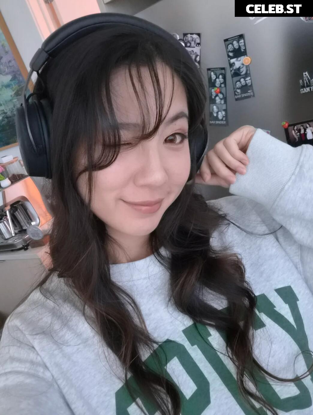 Fuslie (Leslie) Image 24237250