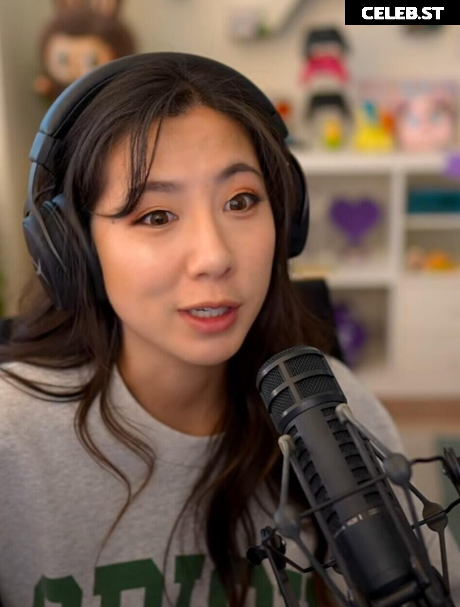 Fuslie (Leslie) Image 24237257