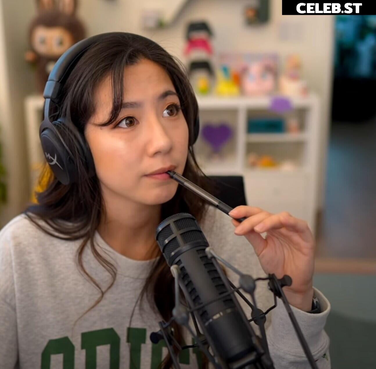 Fuslie (Leslie) Image 24237254
