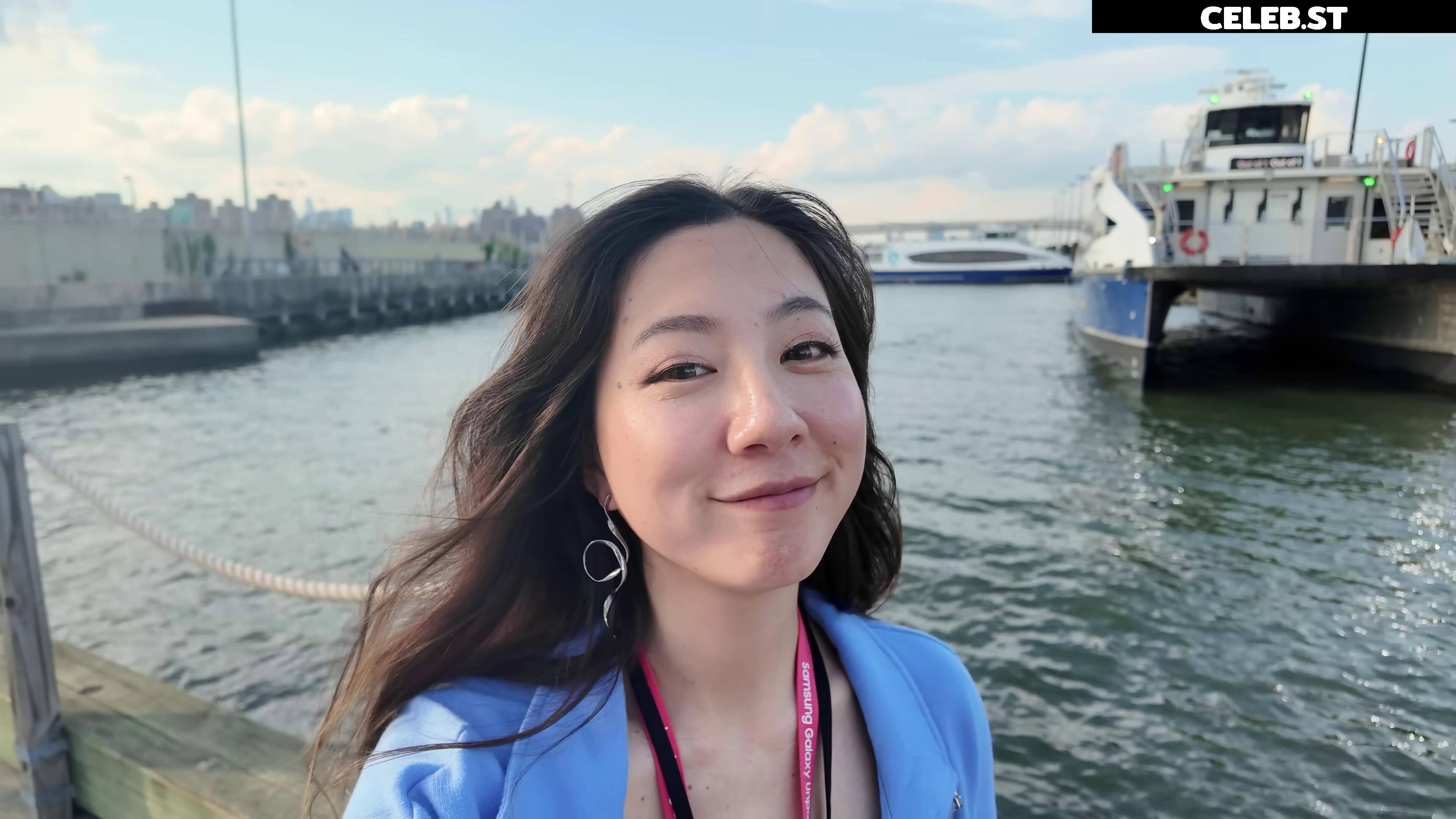 Fuslie (Leslie) Image 24237243