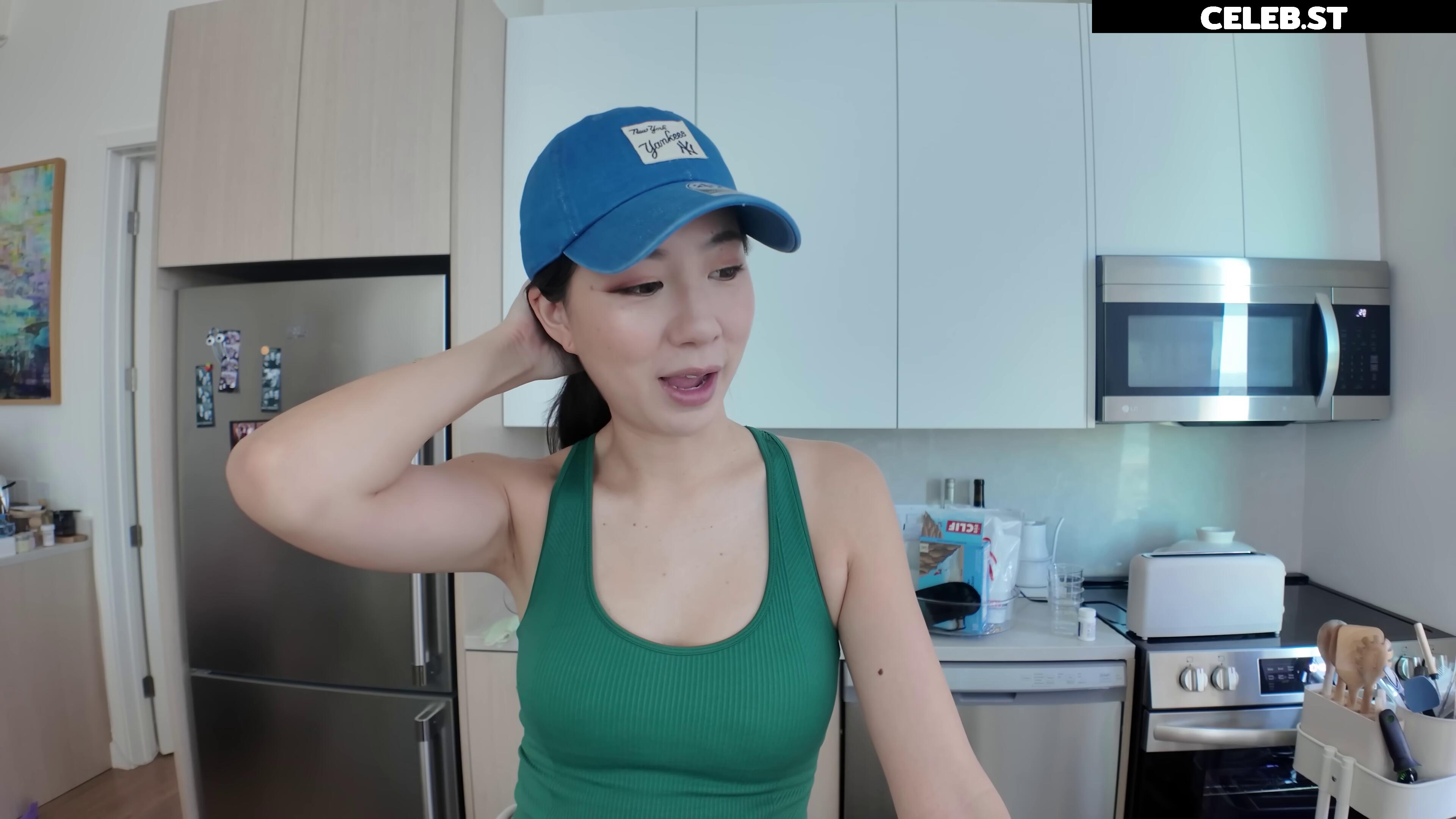 Fuslie (Leslie) Image 24237242