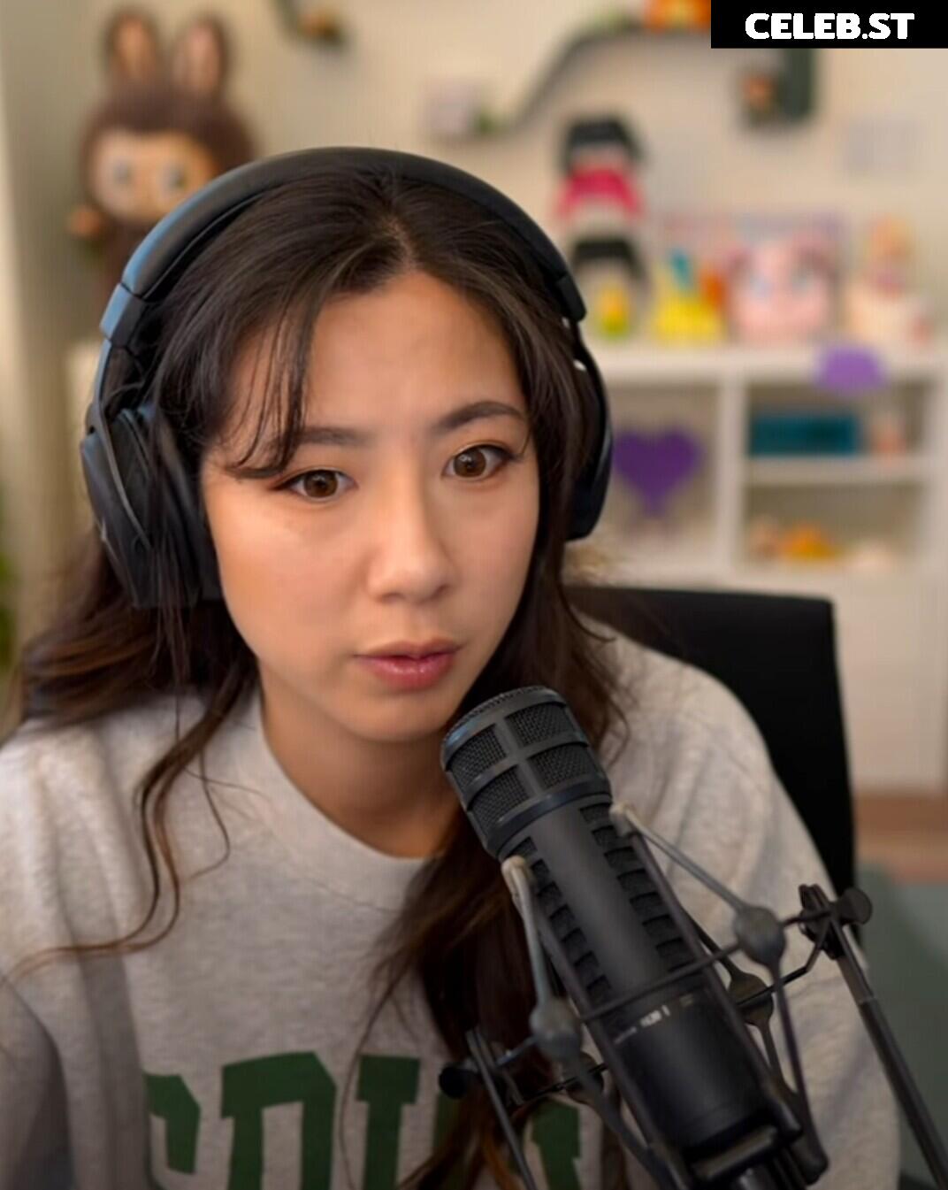 Fuslie (Leslie) Image 24237249