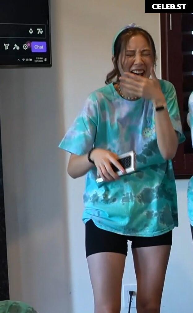 Fuslie (Leslie) Image 24236923