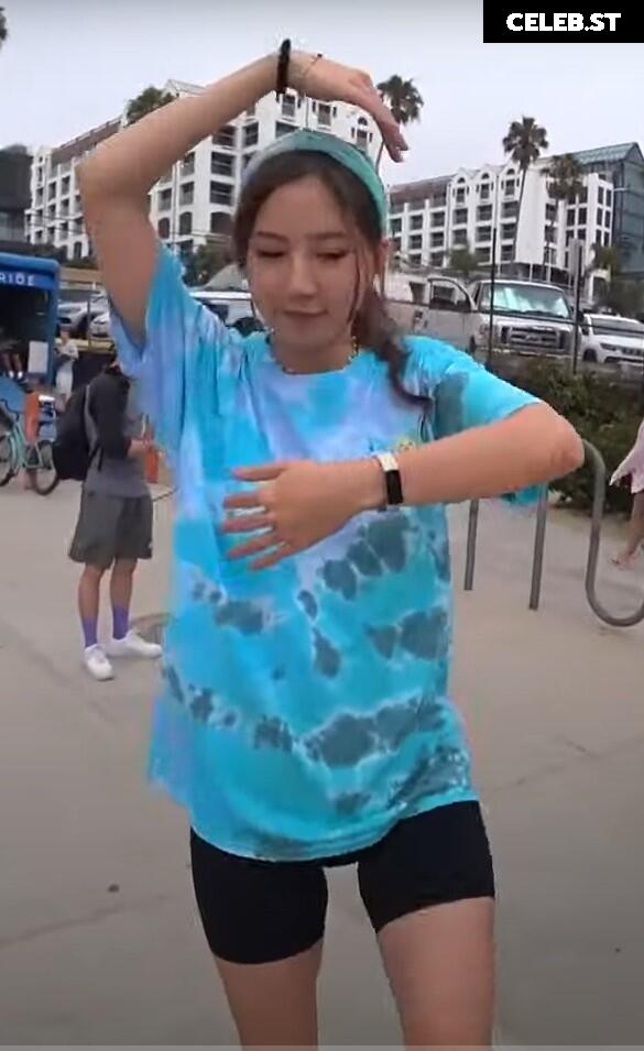 Fuslie (Leslie) Image 24236930