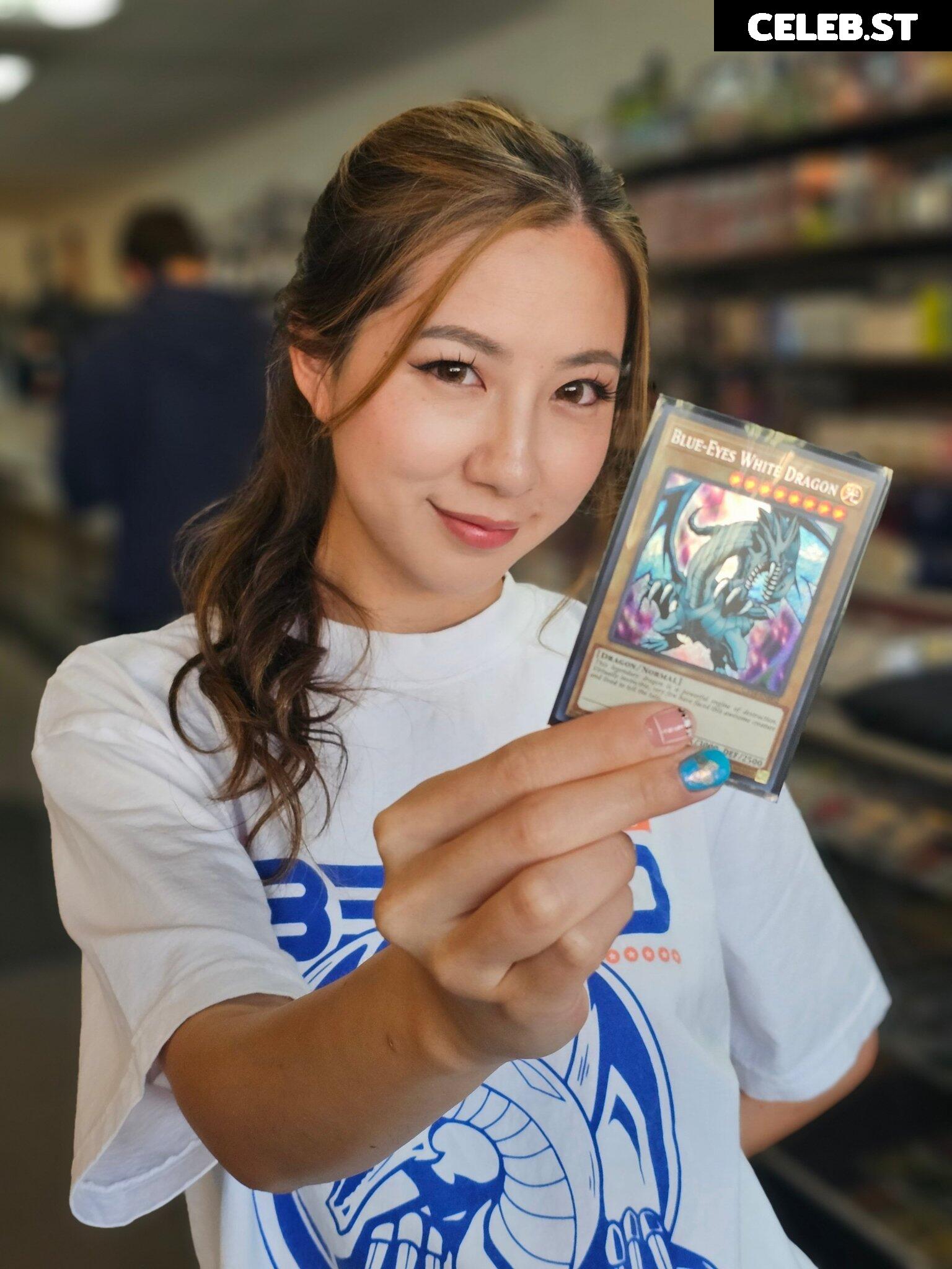 Fuslie (Leslie) Image 24236949
