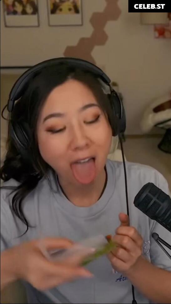 Fuslie (Leslie) Image 24236864