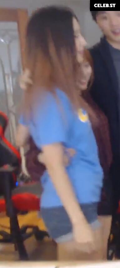 Fuslie (Leslie) Image 24236878