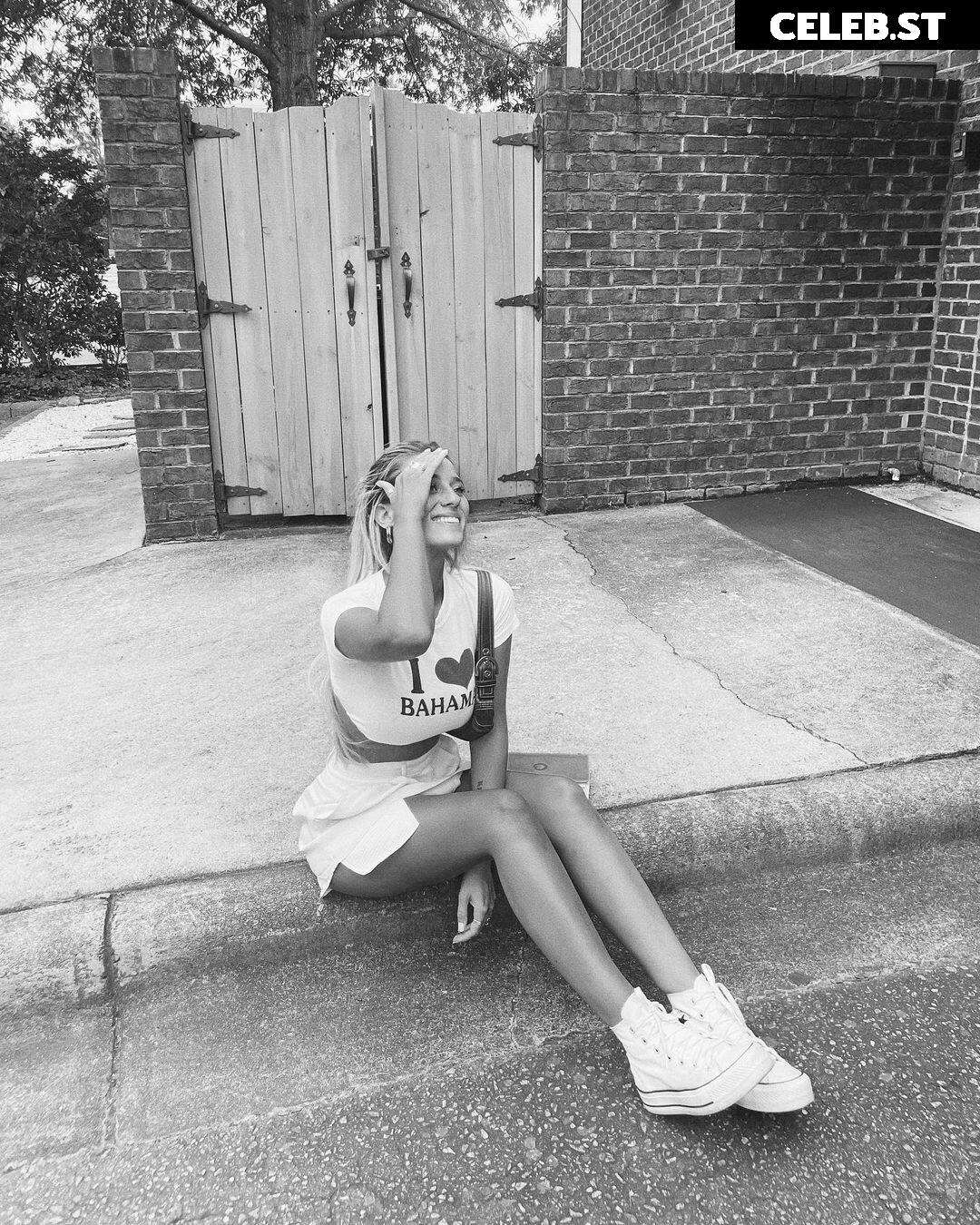 hadelinemope / Maddie Hope Image 24285065