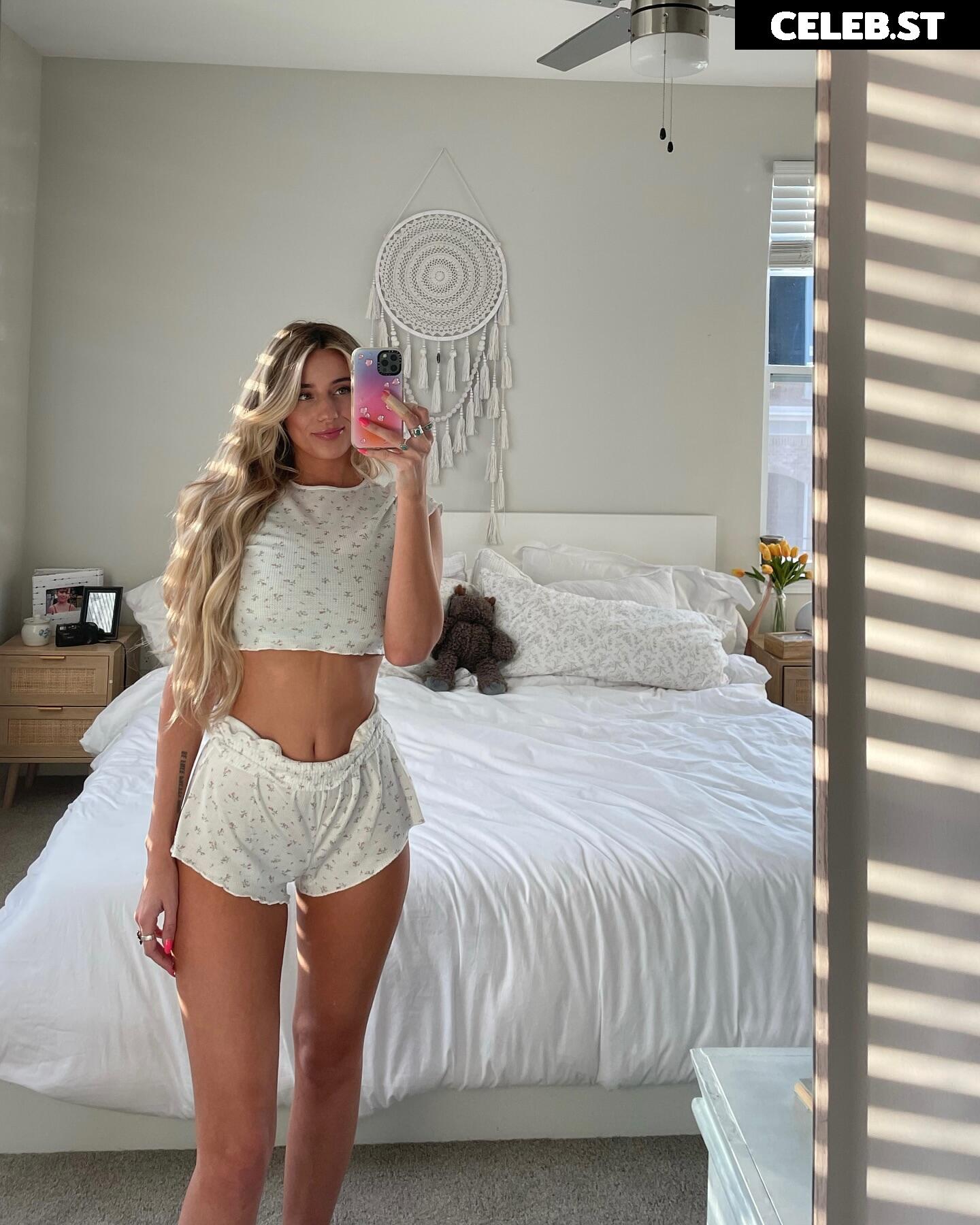 hadelinemope / Maddie Hope Image 24285300