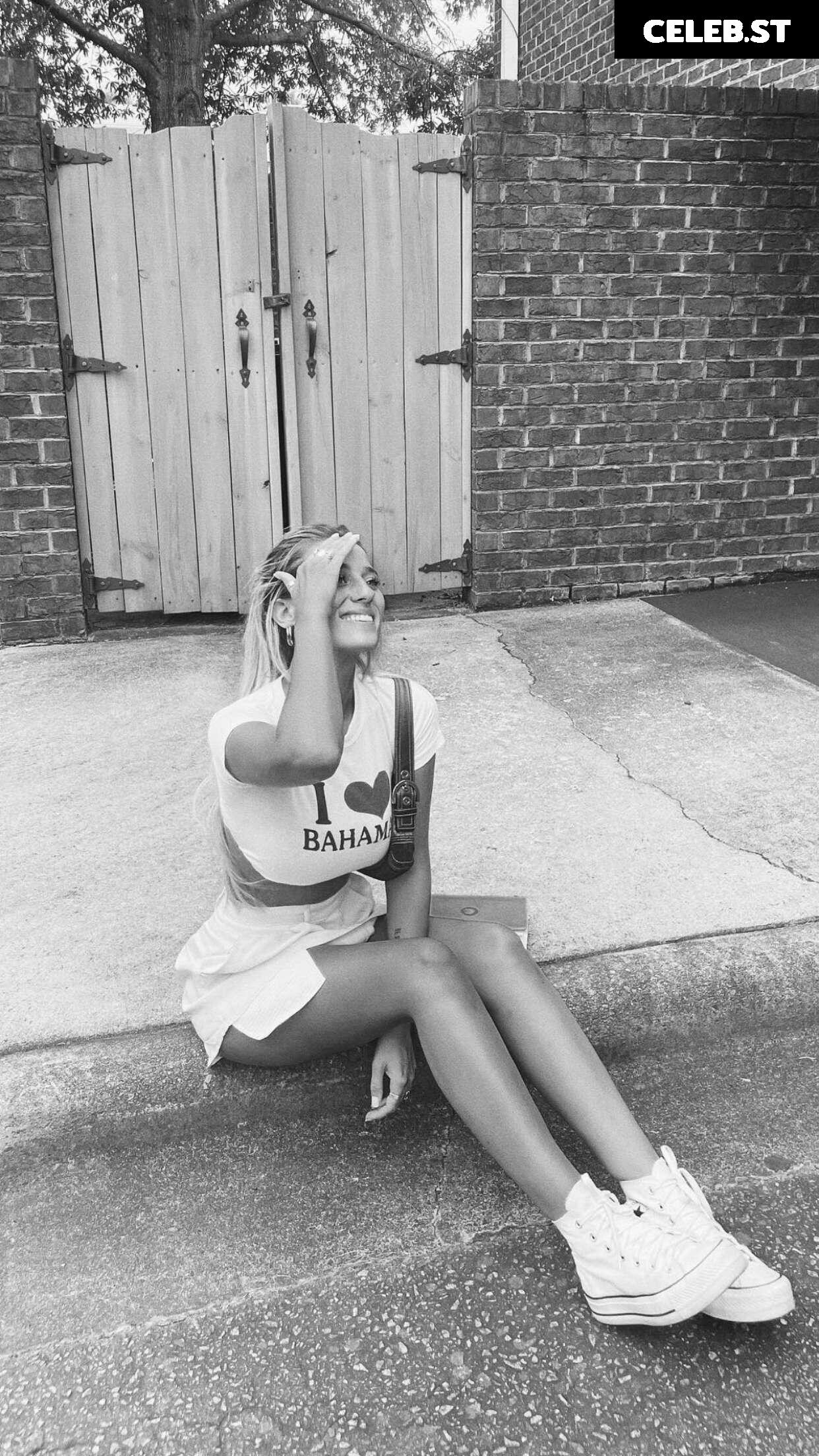 hadelinemope / Maddie Hope Image 24285279