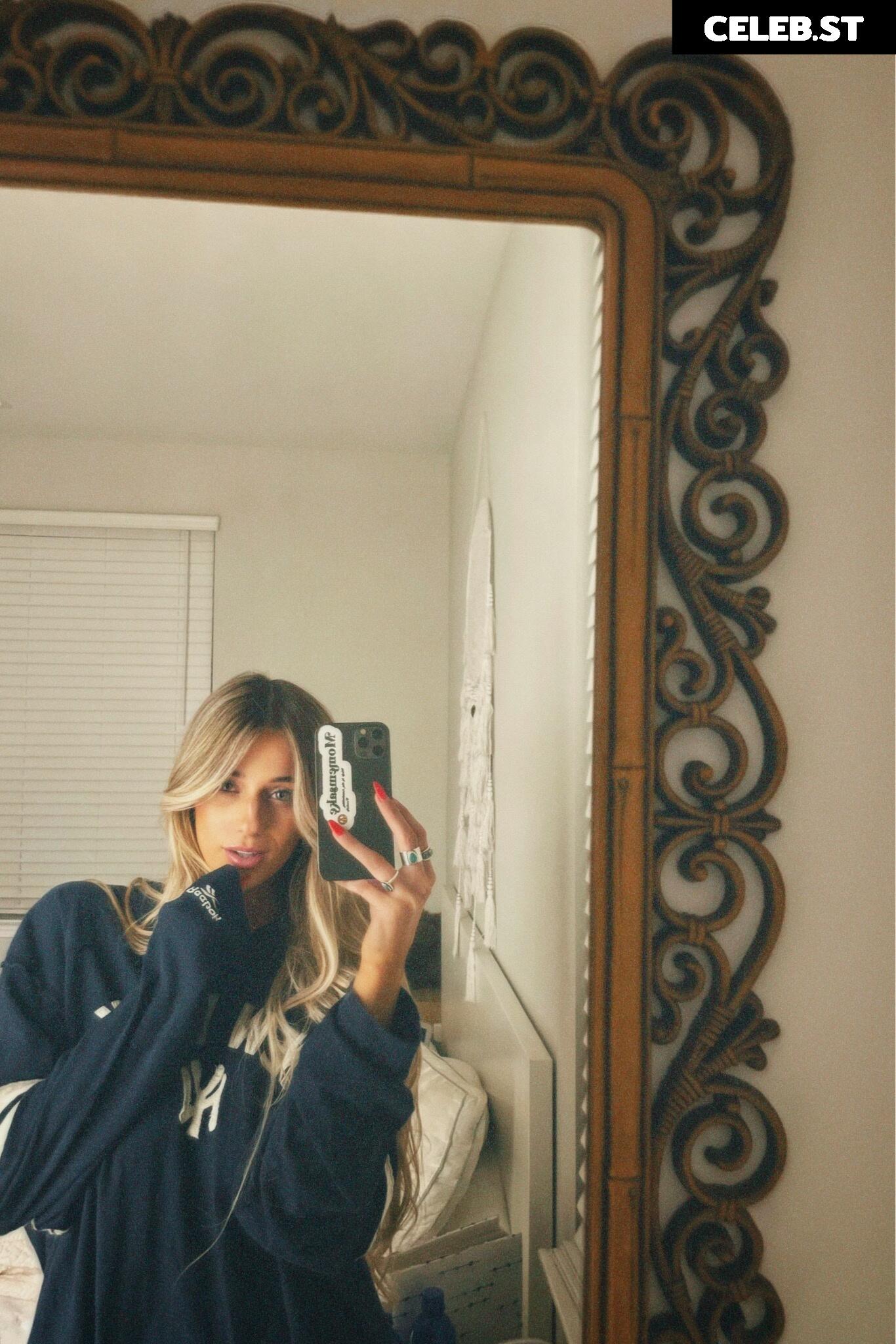 hadelinemope / Maddie Hope Image 24284951