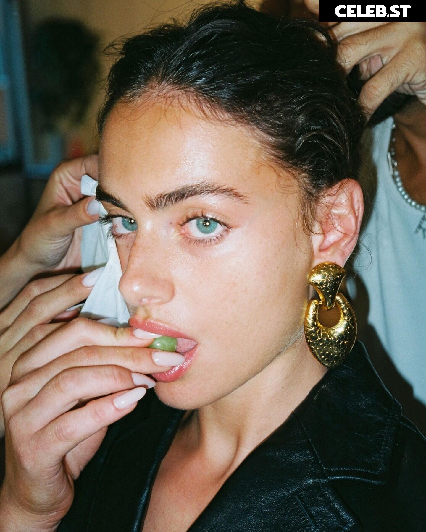 Yael Shelbia Image 24283313