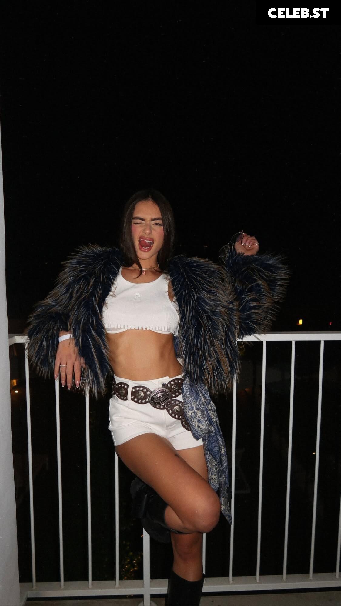 Yael Shelbia Image 24283342