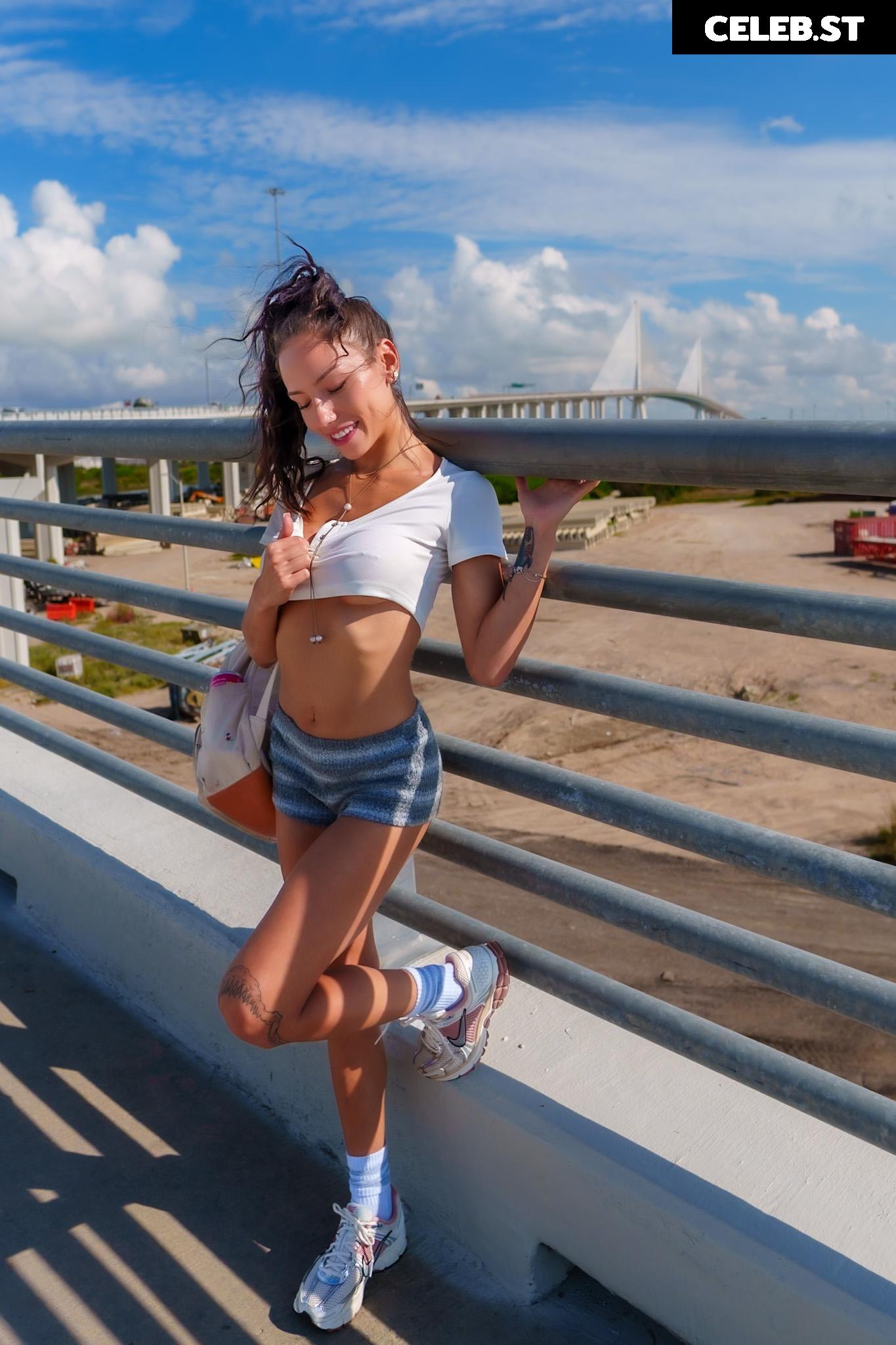 ItsAnnaRain aka FitCoupleXo aka ItsCaylaWatsun Image 24115337