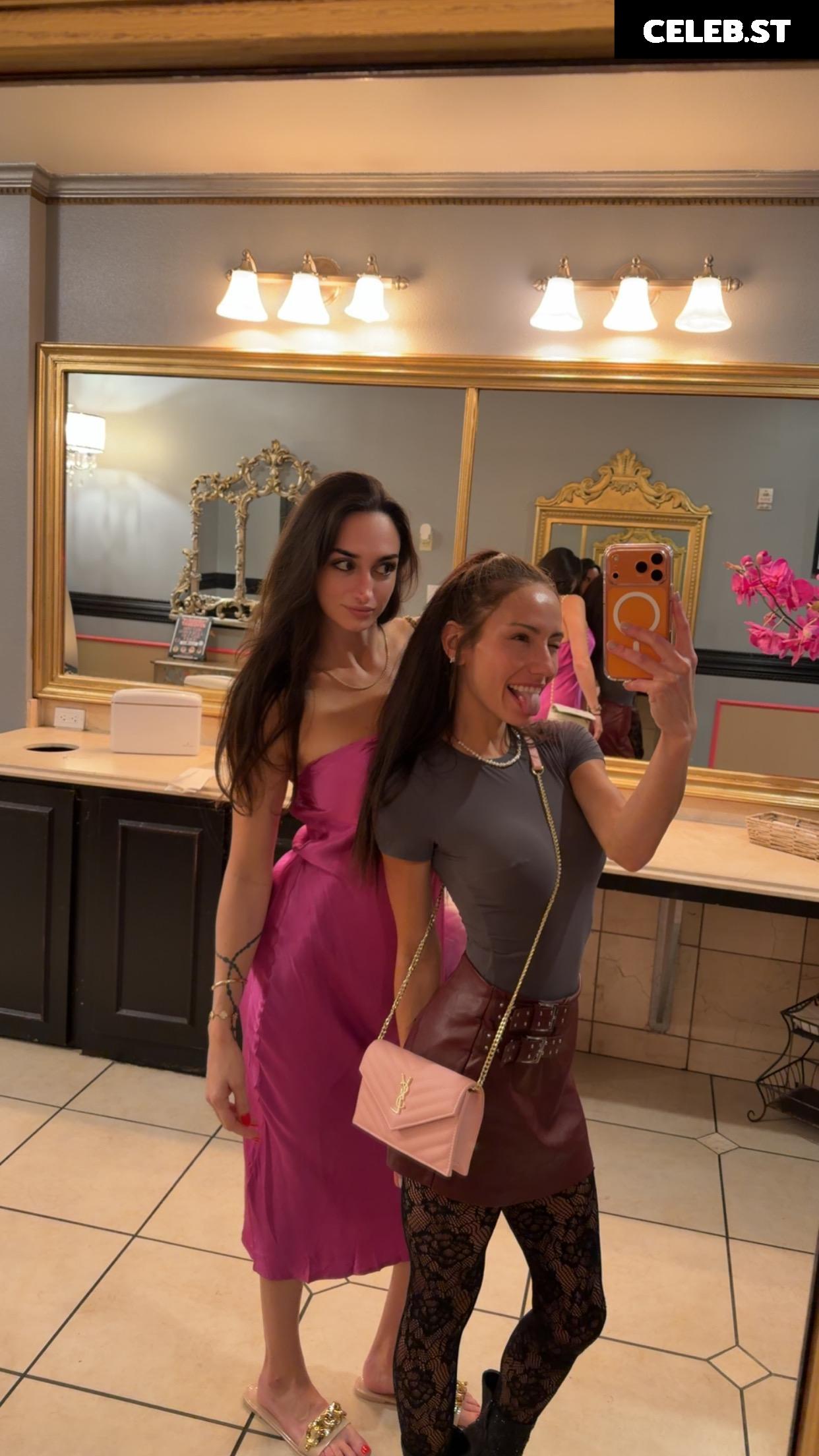 ItsAnnaRain aka FitCoupleXo aka ItsCaylaWatsun Image 24115372