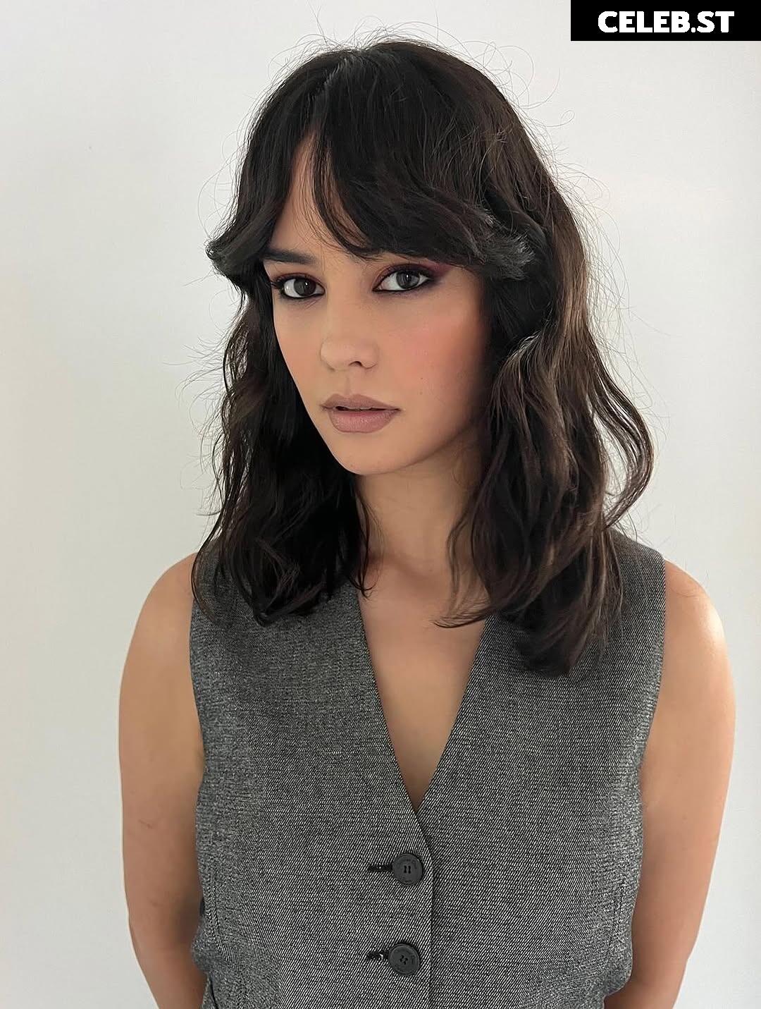 Courtney Eaton Image 24123738
