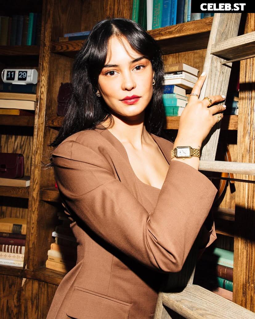 Courtney Eaton Image 24123748