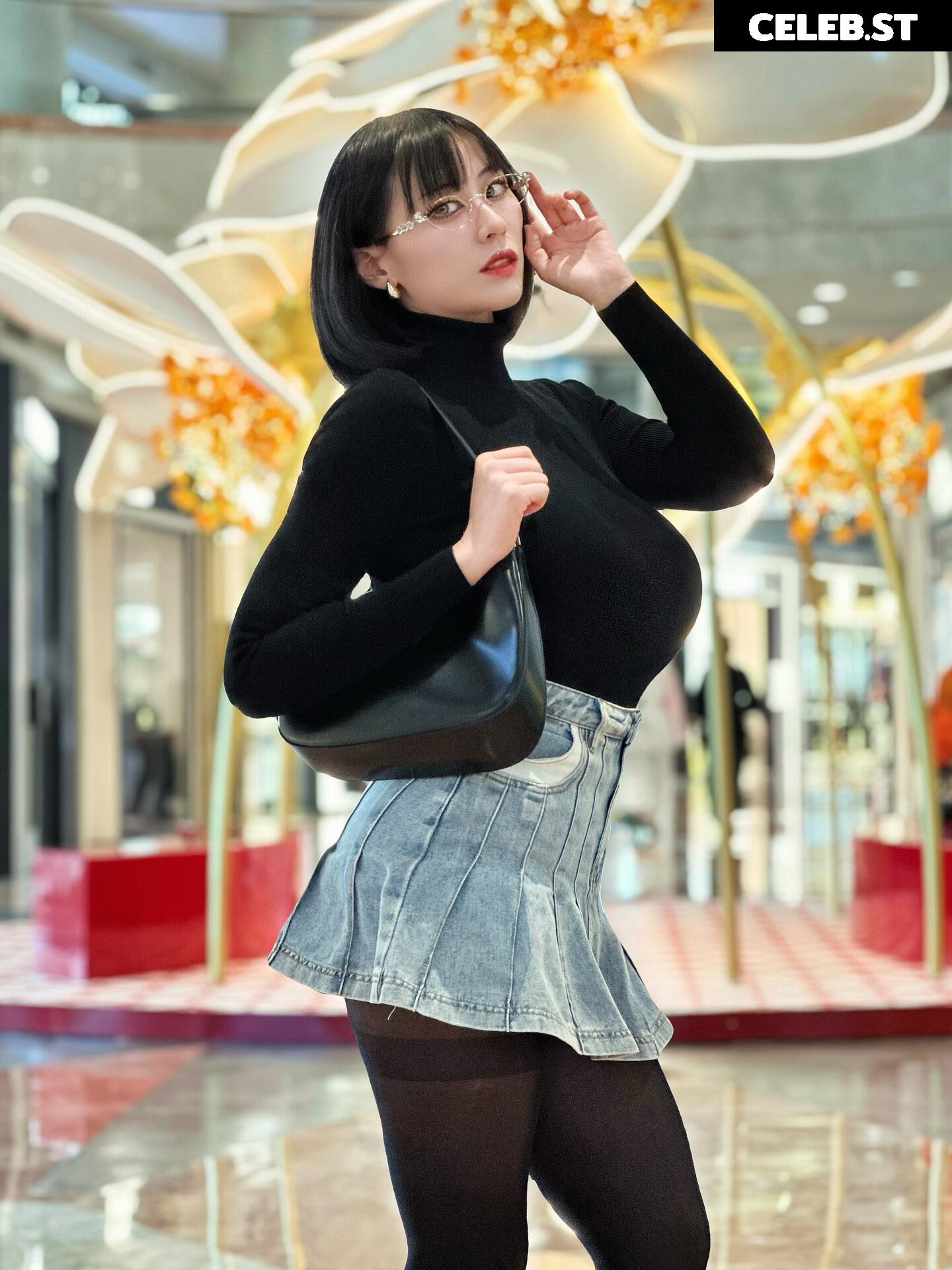 Larissa Rochefort Image 24138787