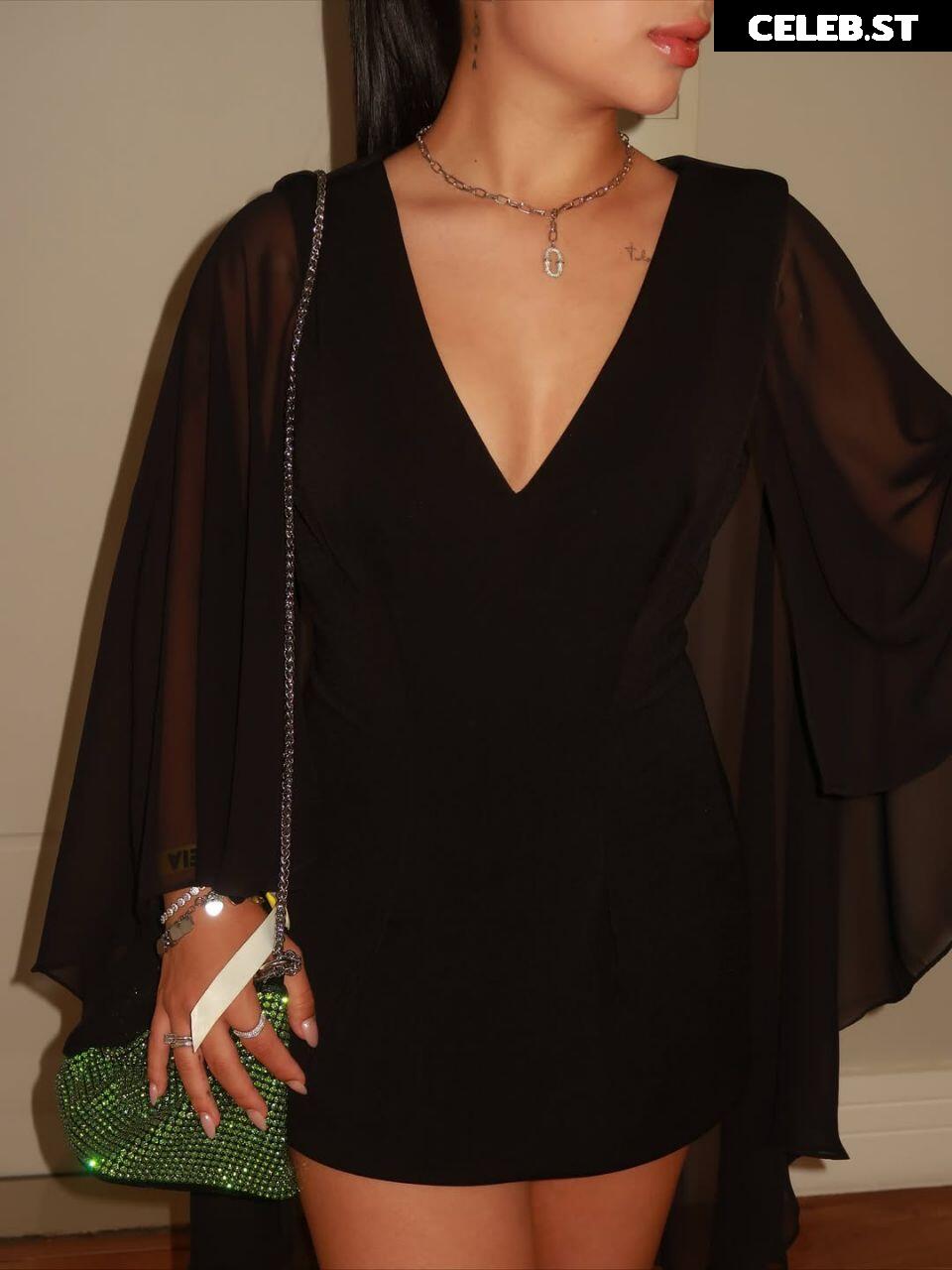 Taby Carvalho Image 24133337