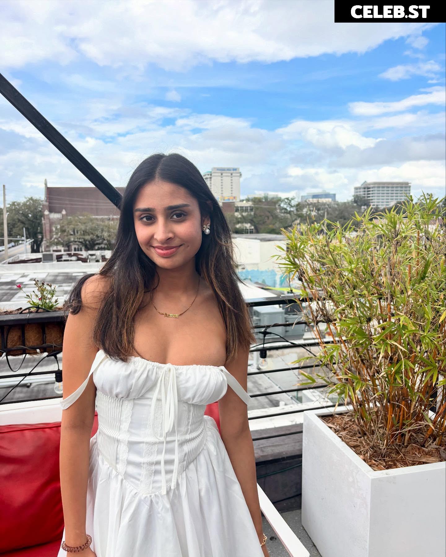 Vishakha Bhanot | vishakhaaa15 | Image 24104226