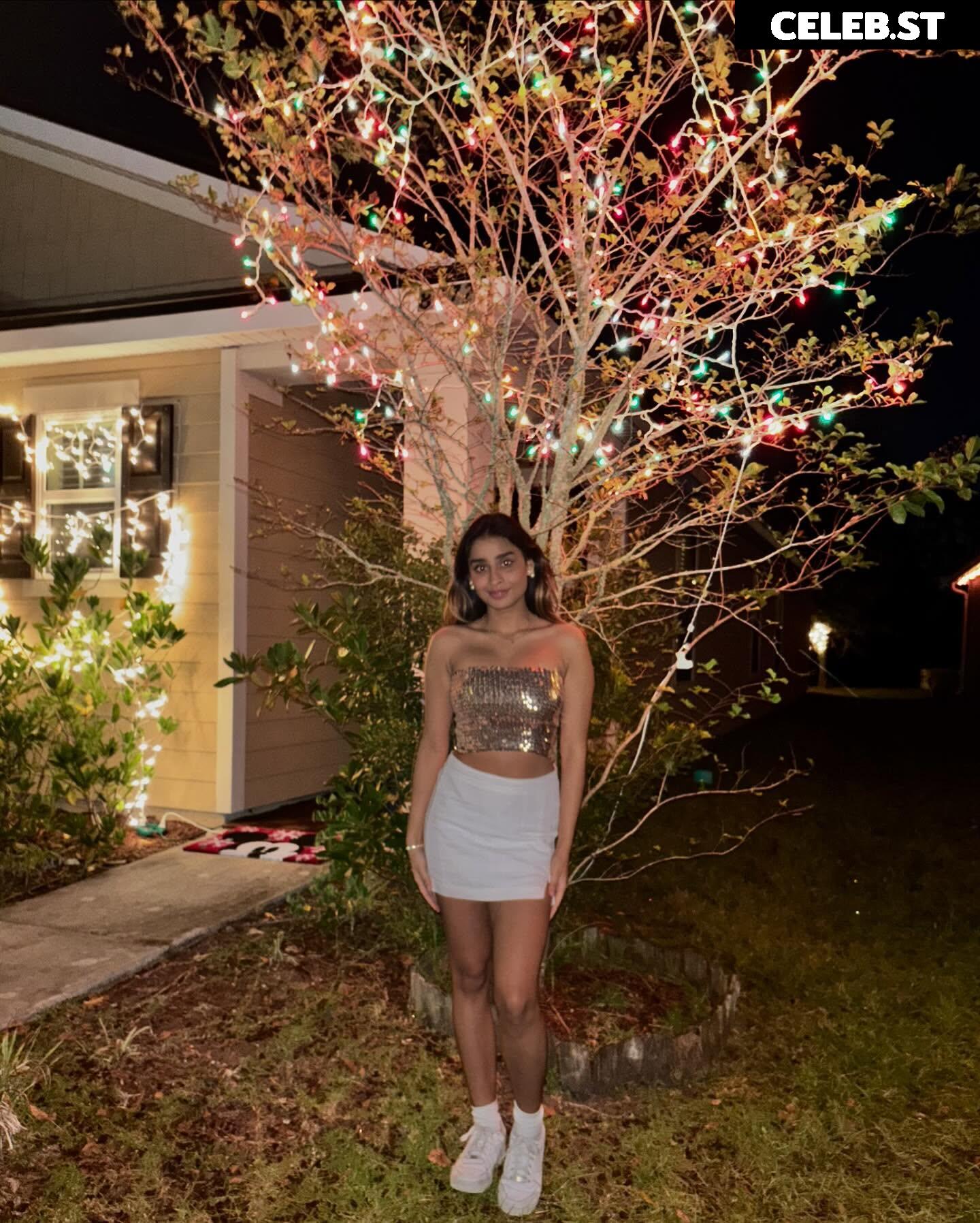 Vishakha Bhanot | vishakhaaa15 | Image 24104235