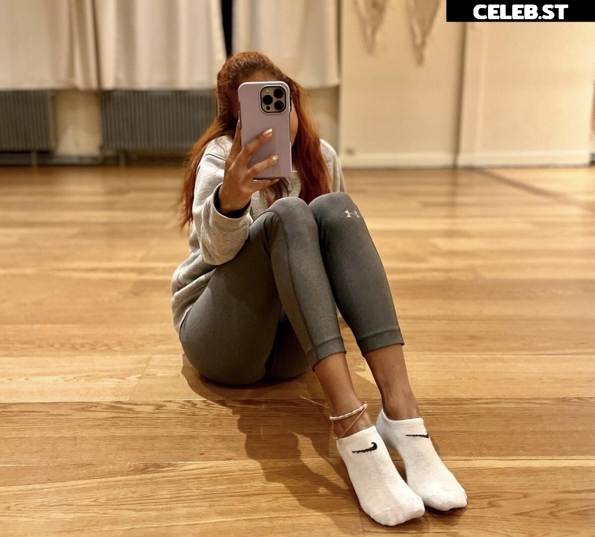 Isabela.Stillsinning Image 2405000