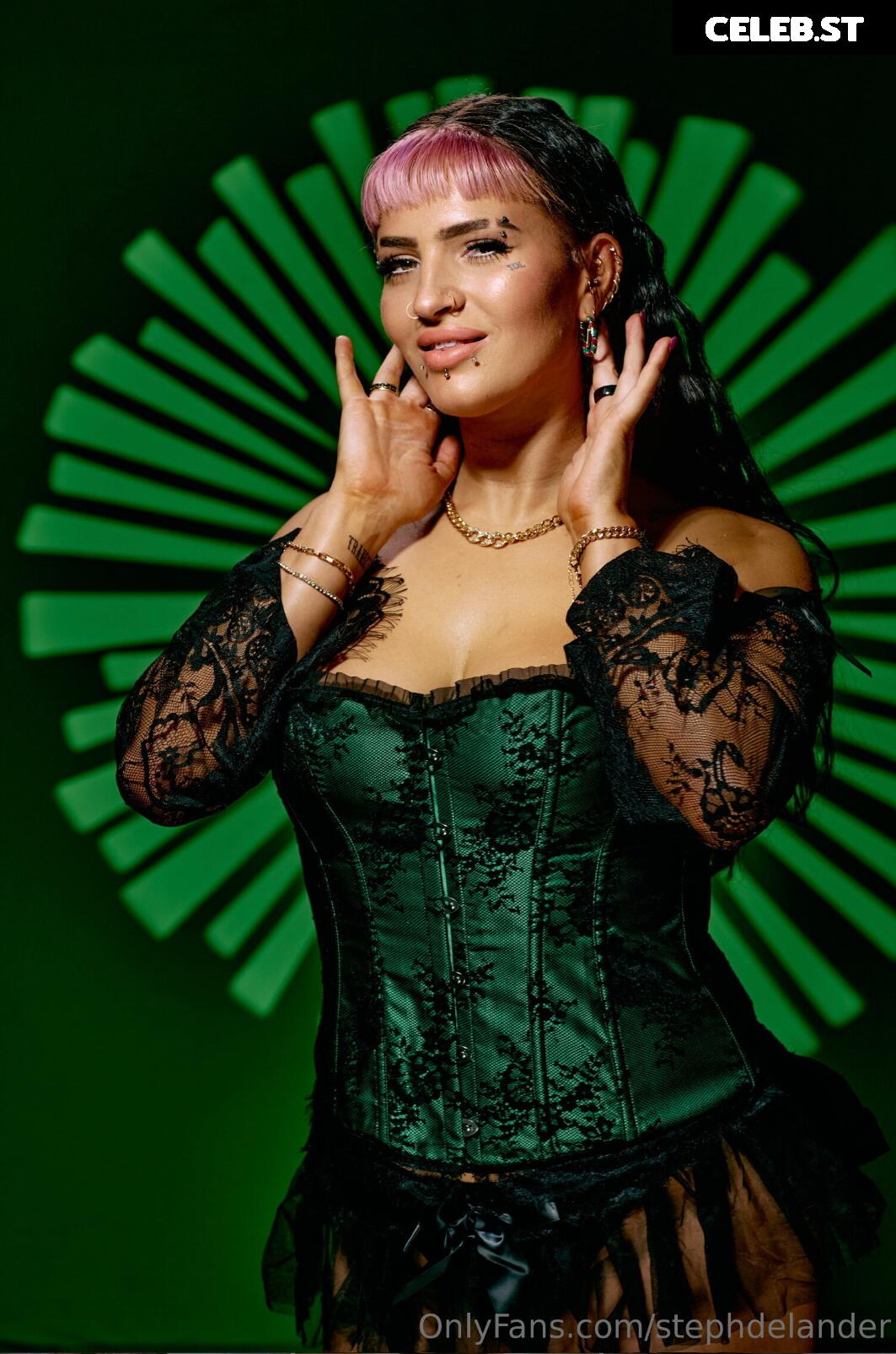 Steph De Lander/Persia Pirotta Image 24064055