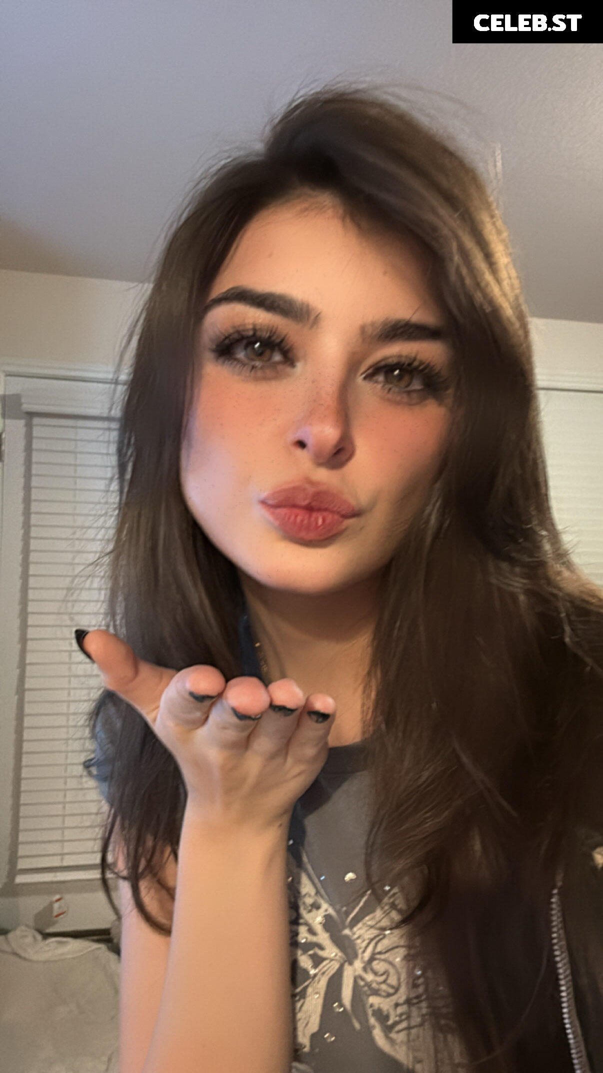 ARUUU Image 24078914