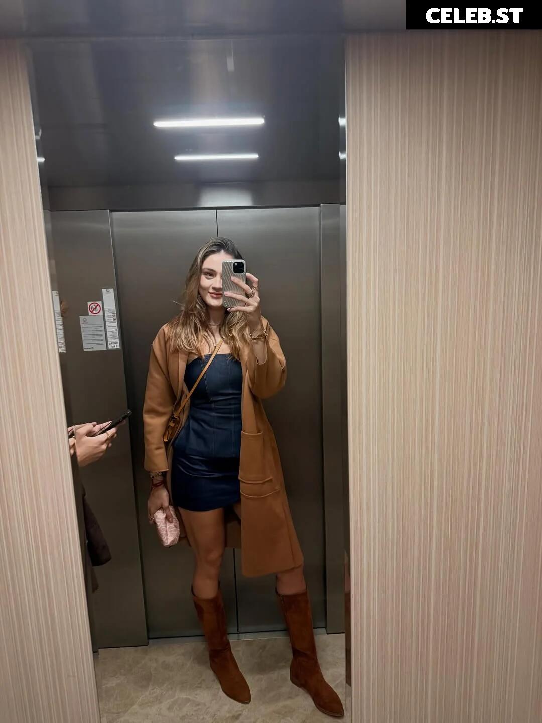 Zehra Güneş Image 24076521