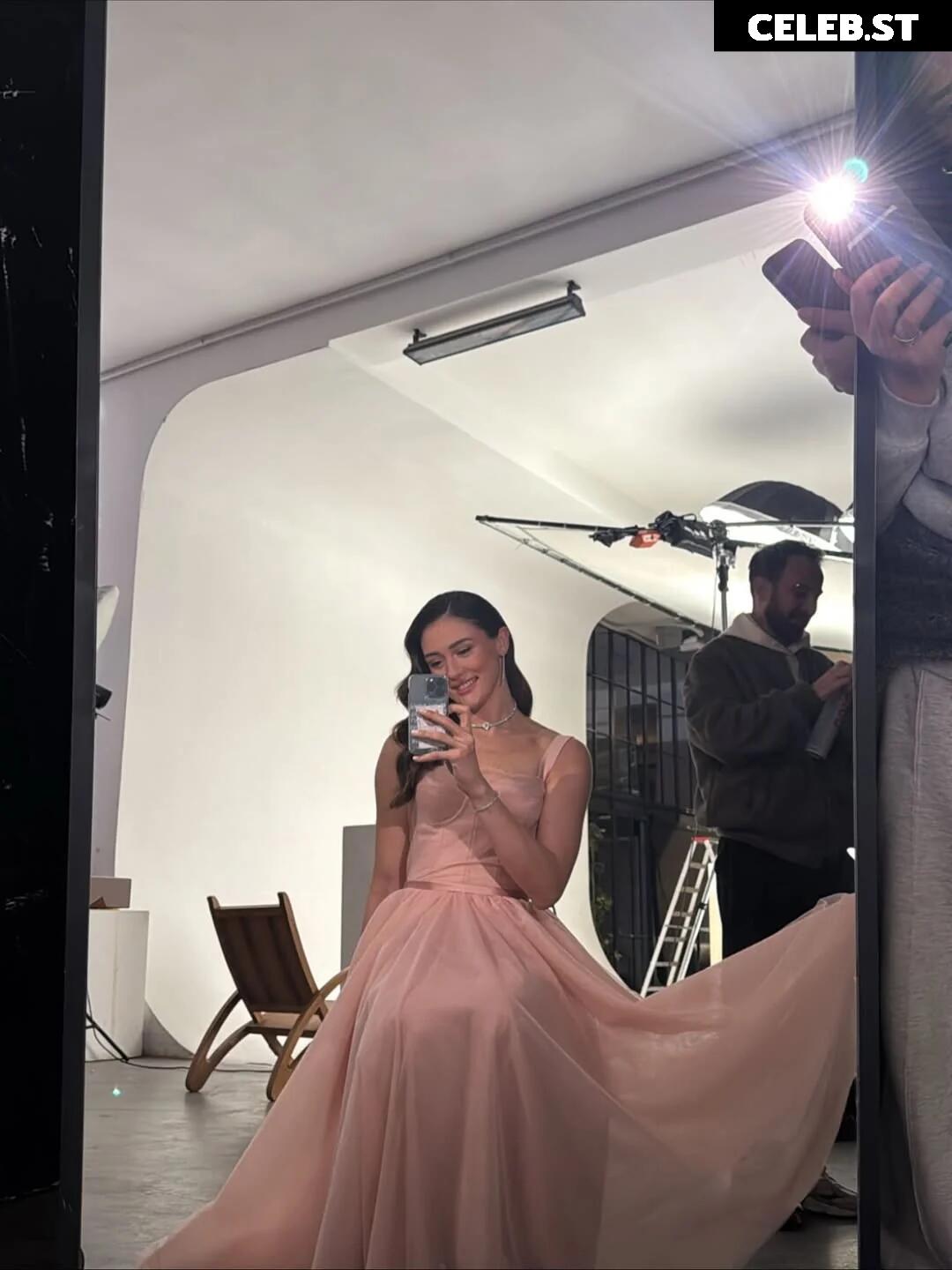 Zehra Güneş Image 24076527