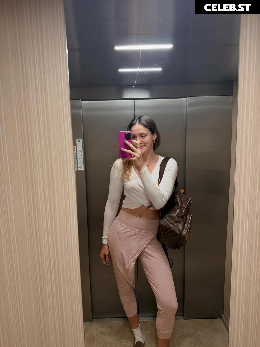 Zehra Güneş Image 24076512
